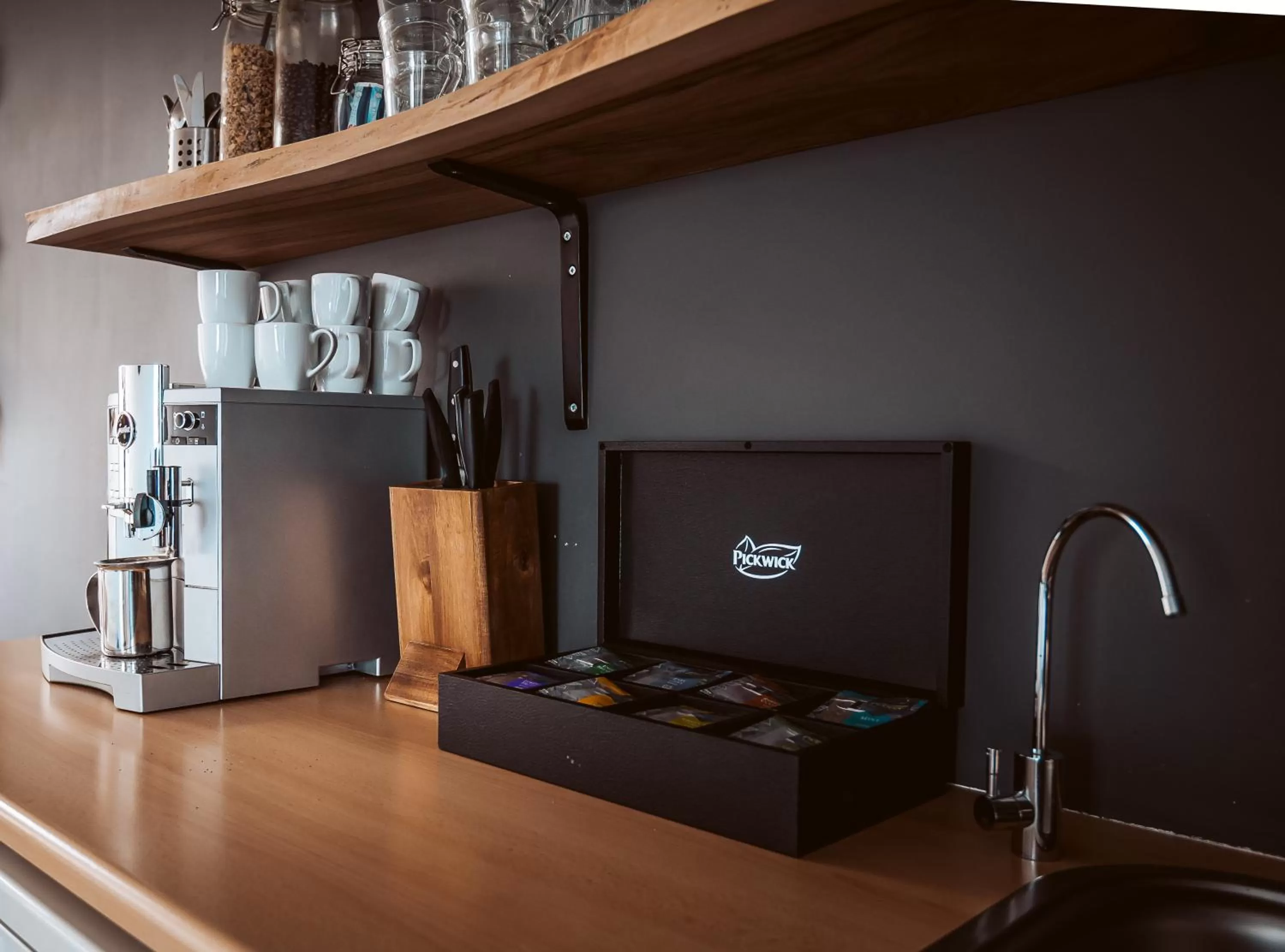 Coffee/tea facilities in B&B Bleiswijk