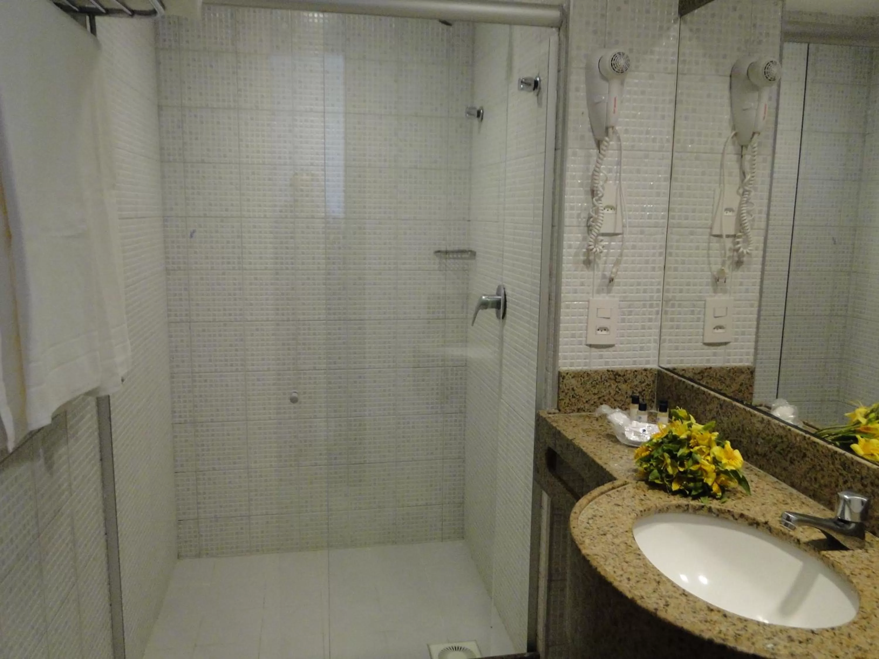 Bathroom in Costa do Mar Hotel