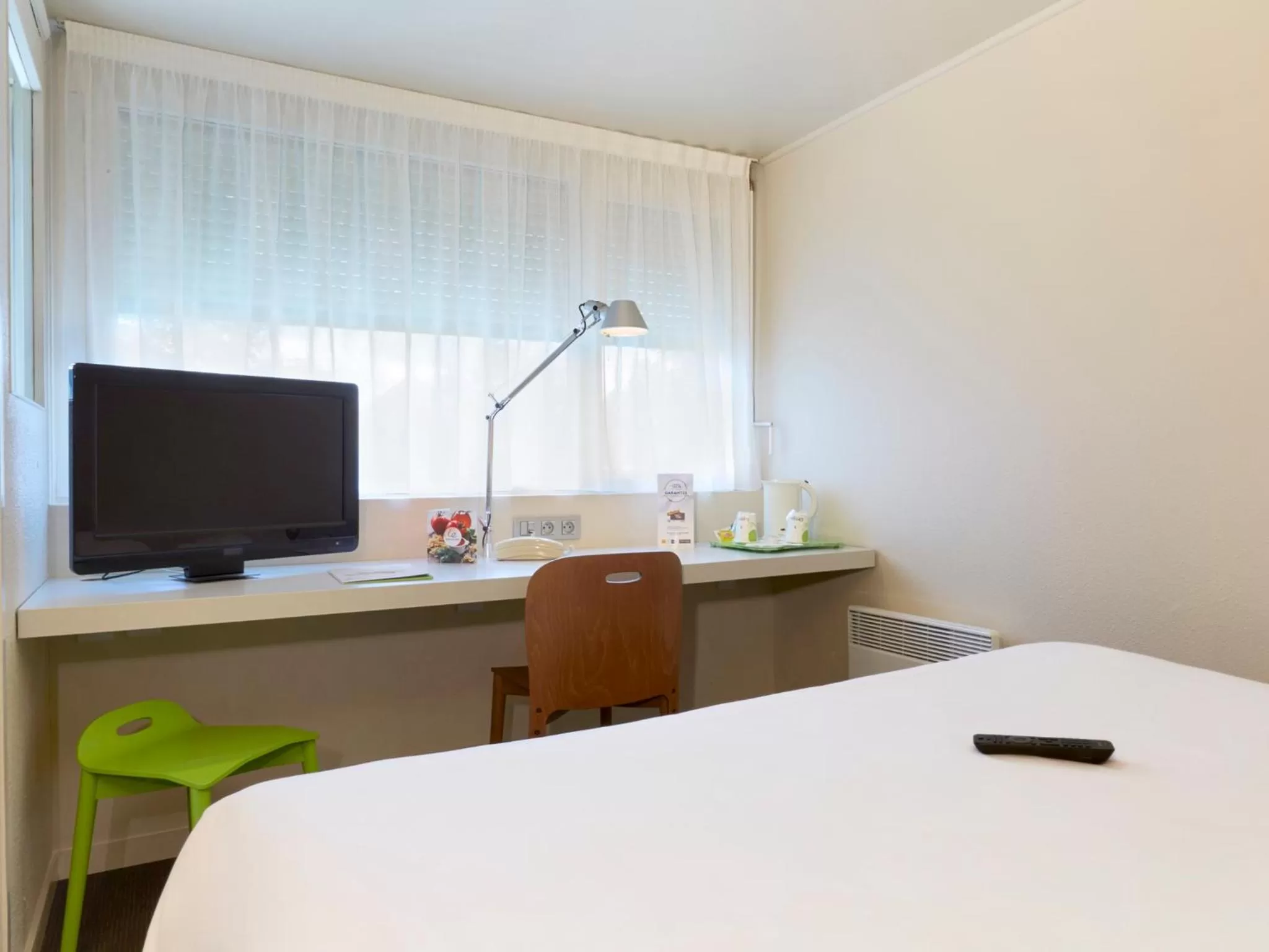 Bedroom in Campanile Pont-à-Mousson