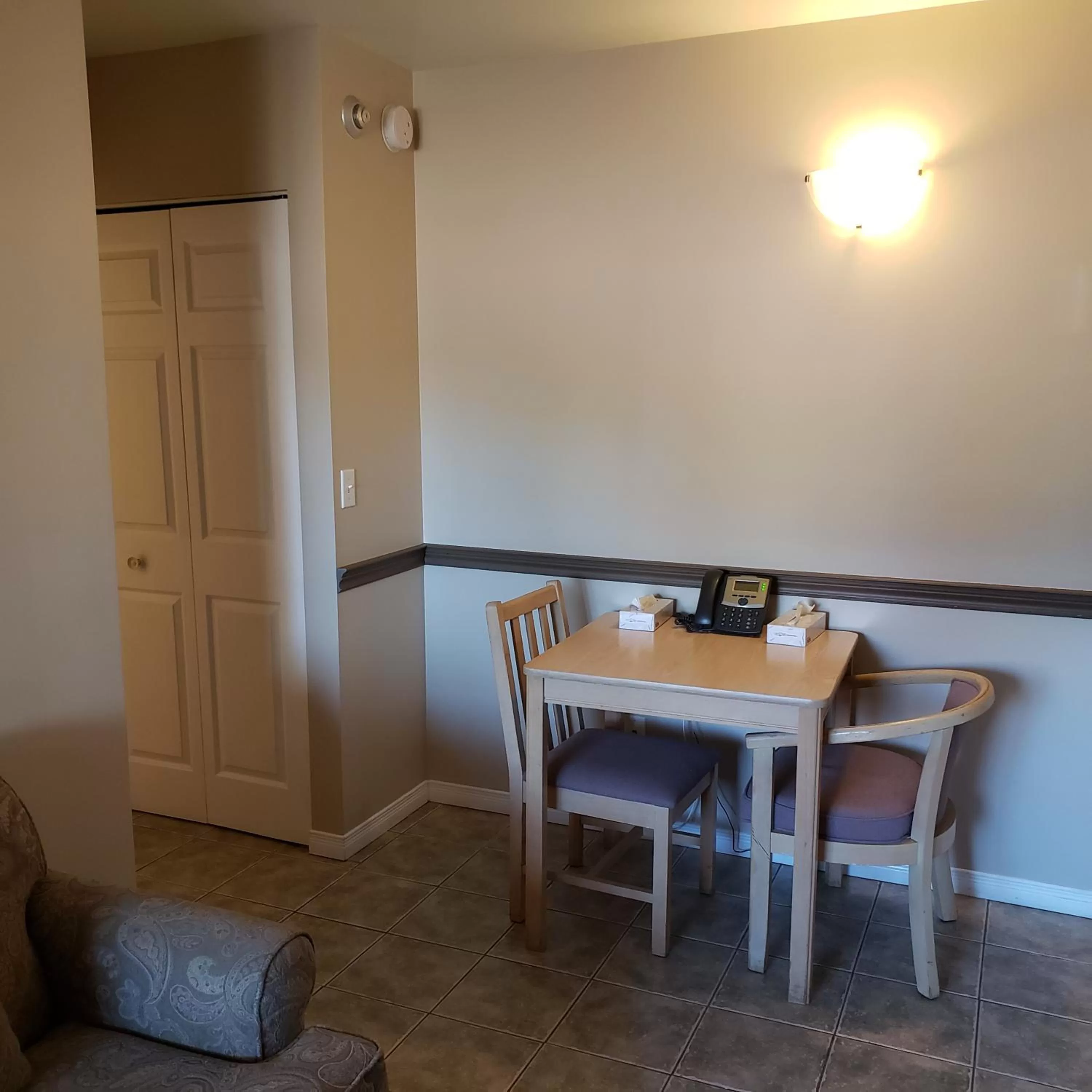 Shemron Suites Hotel