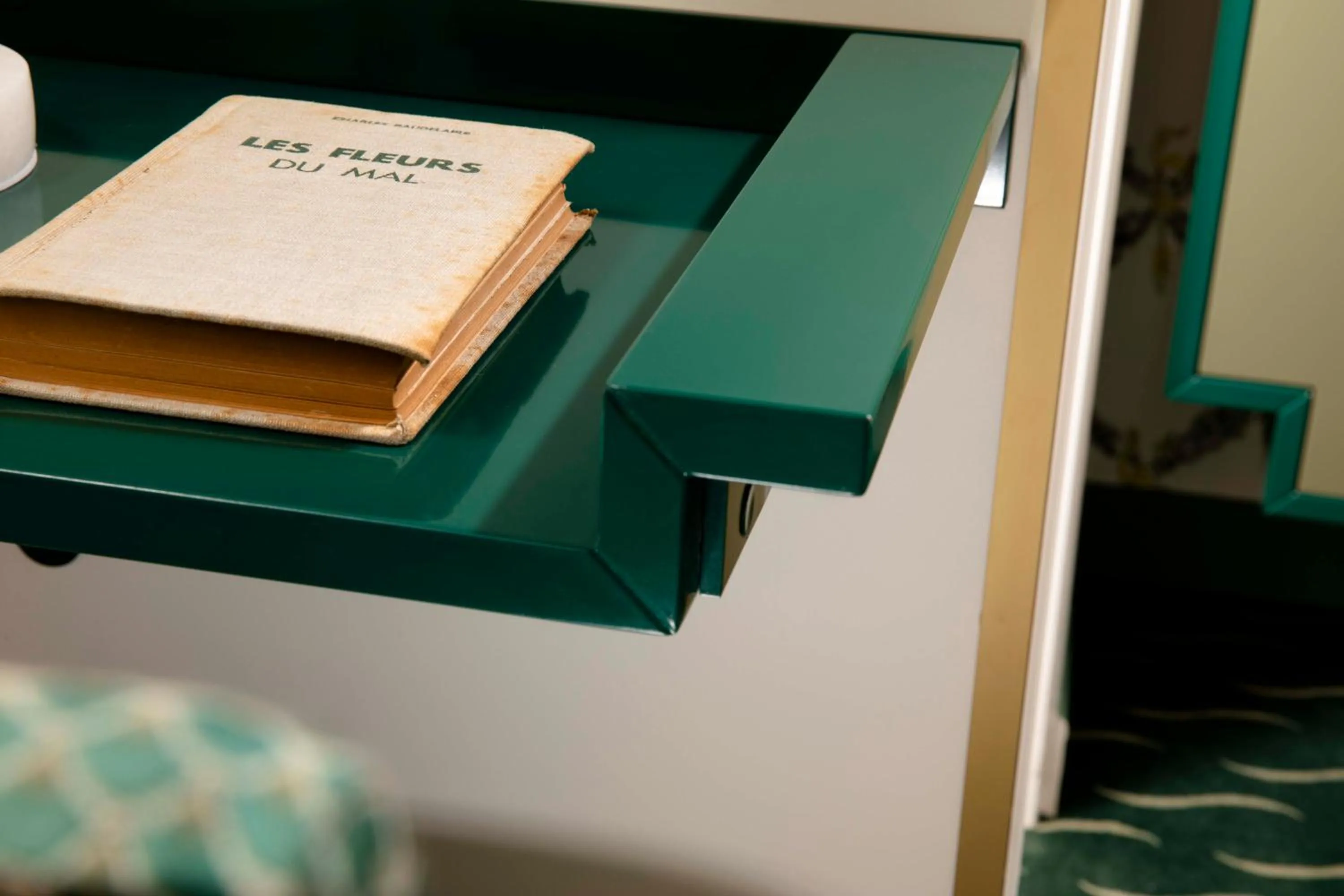 Bedroom in Hotel des Deux-Iles - Notre-Dame