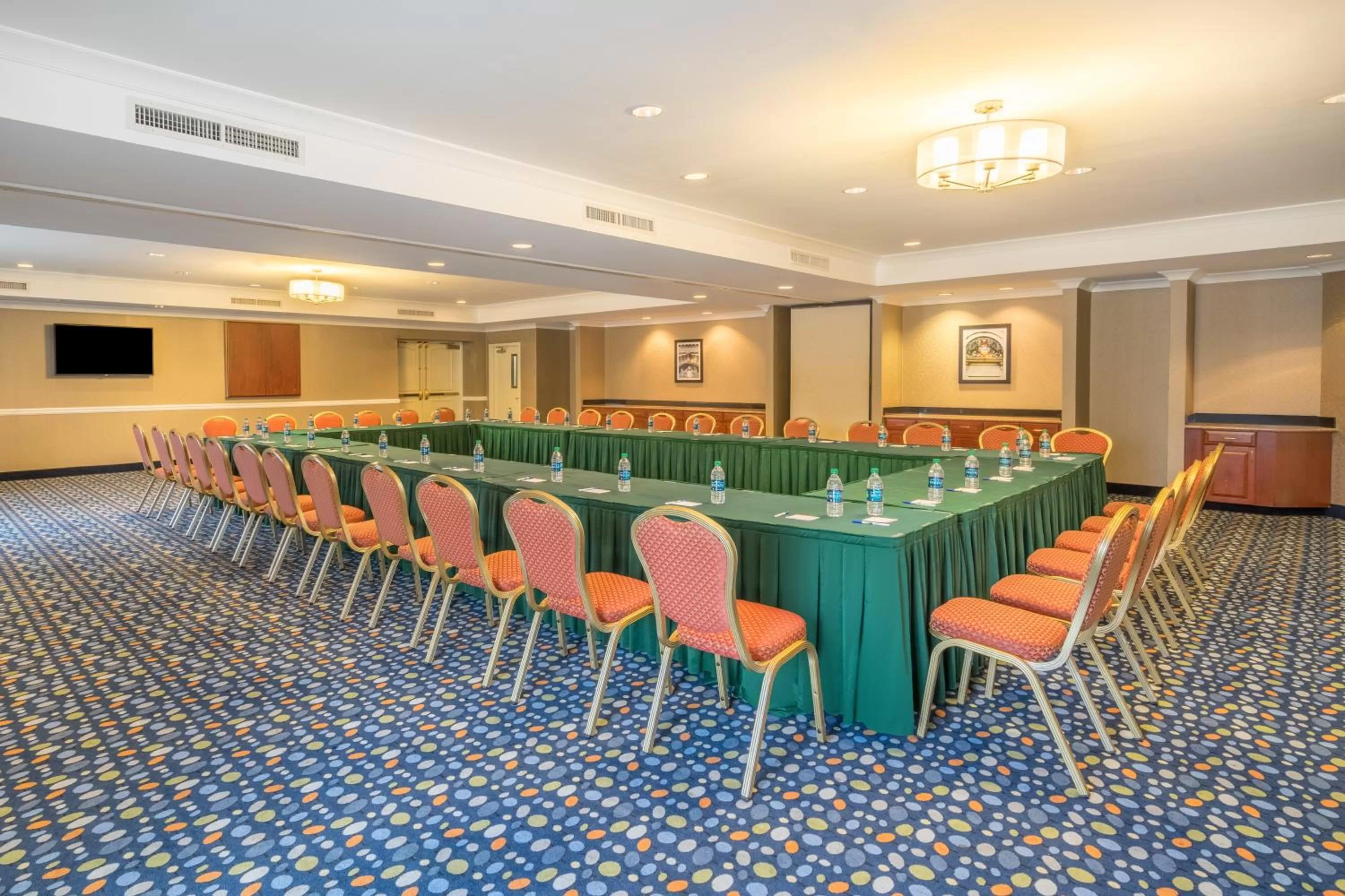 Meeting/conference room in Holiday Inn Express Hotel & Suites Easton by IHG