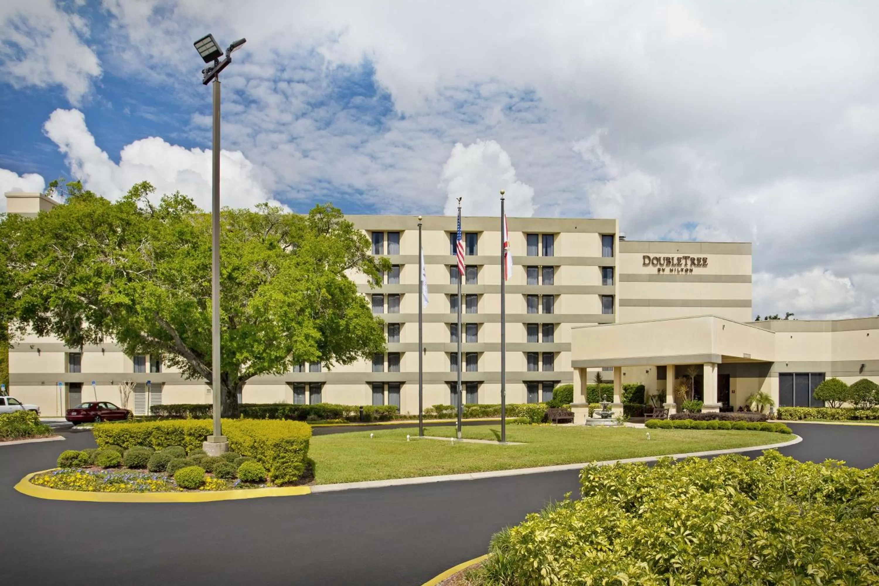 Property building in DoubleTree by Hilton Orlando East - UCF Area