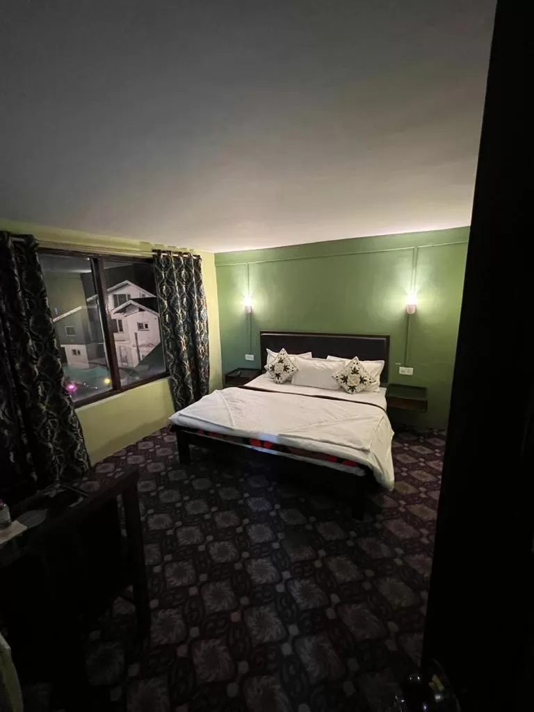 Photo of the whole room, Bed in Dreamland Cottage