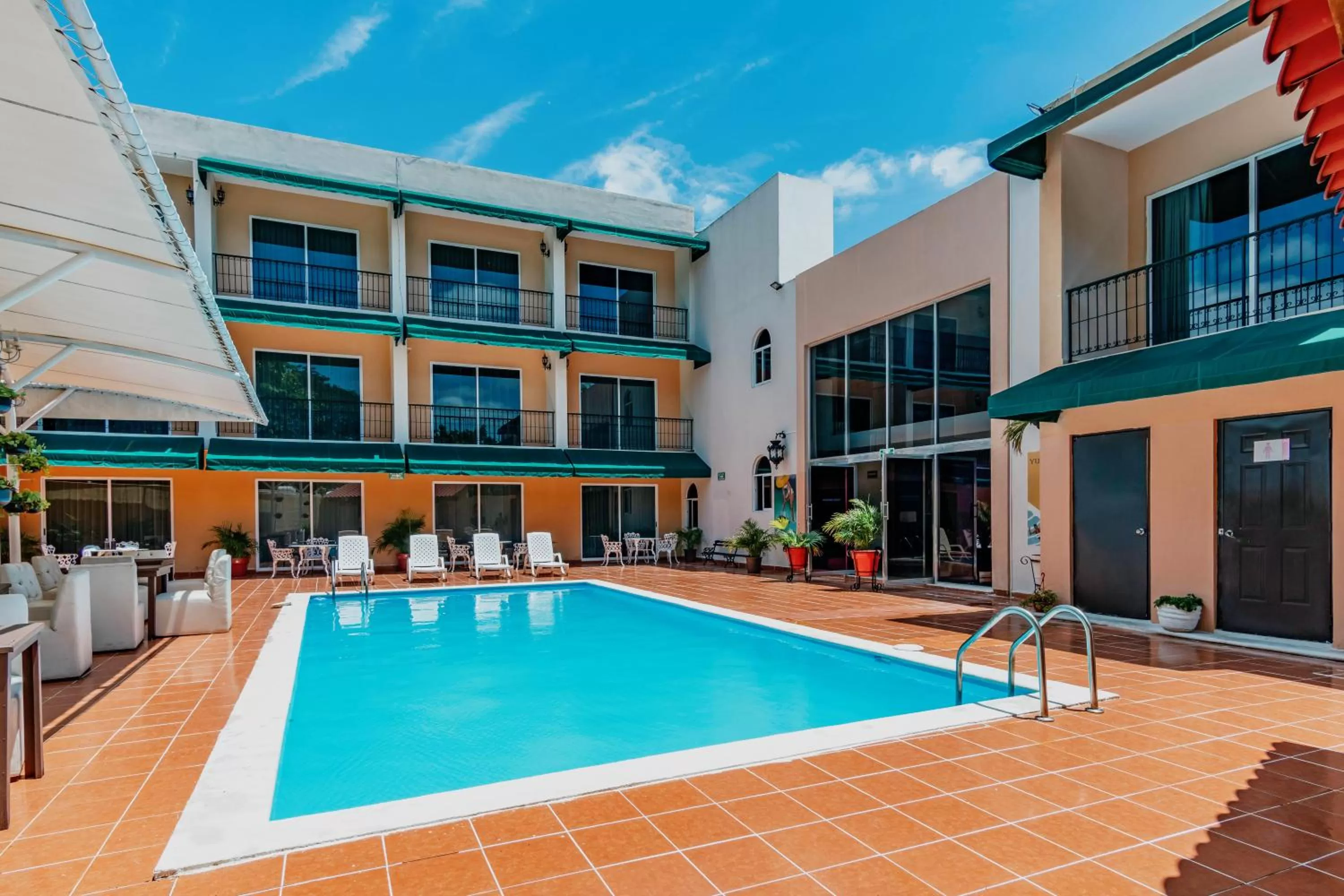 Fishing in Hotel Siglo 21 Merida