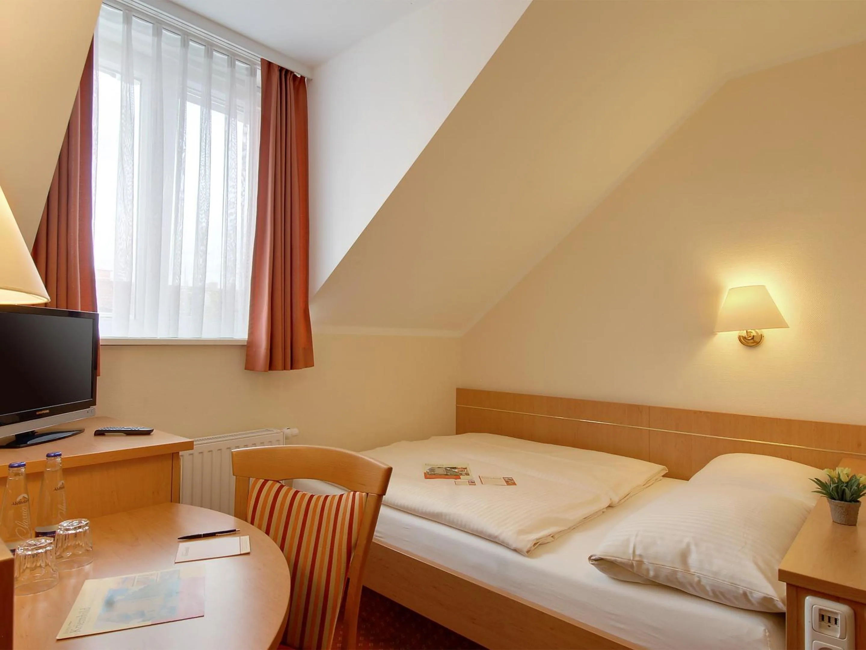 Decorative detail, Bed in Hotel Kriemhild am Hirschgarten