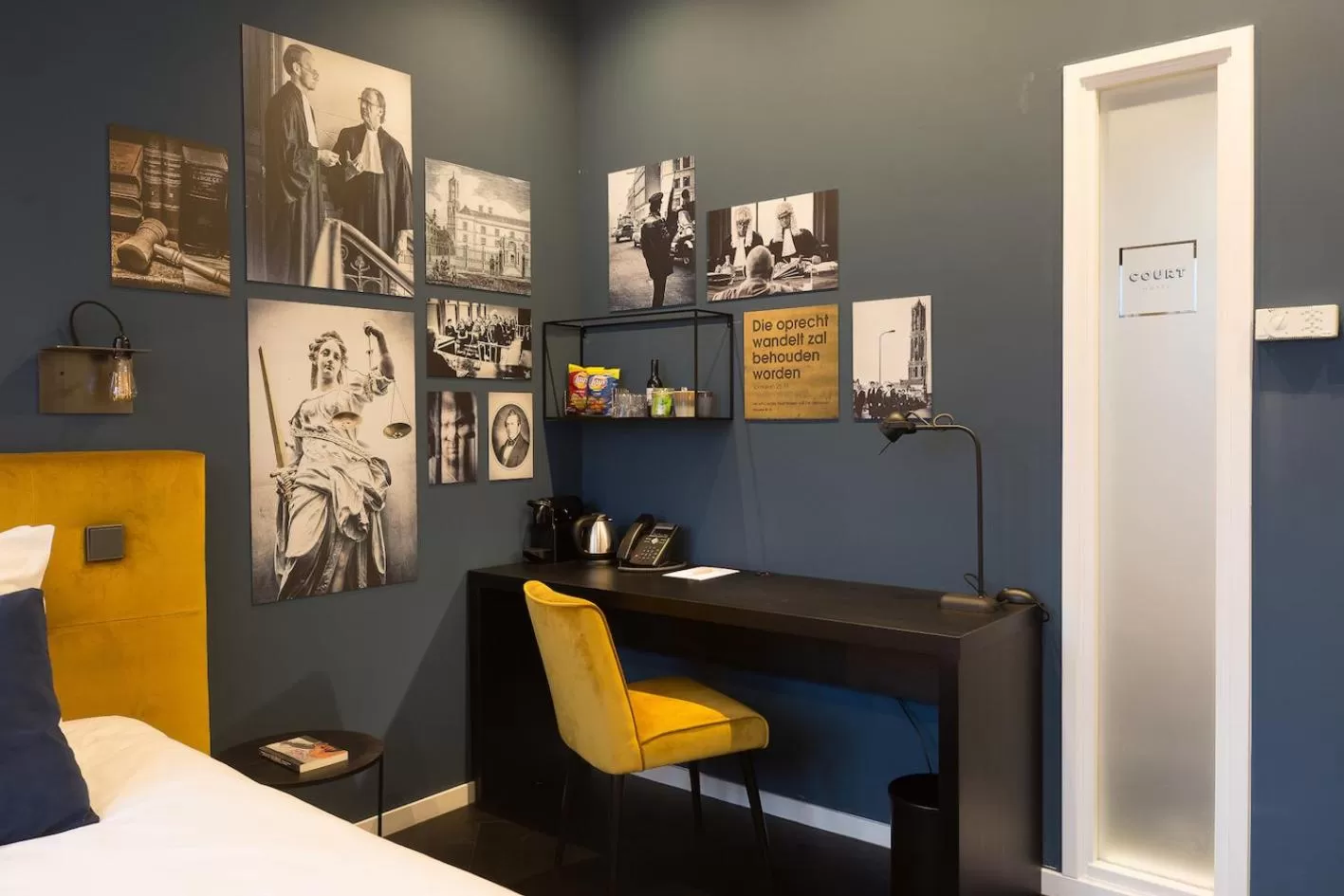 Bedroom, Bed in Court Hotel Utrecht City Centre