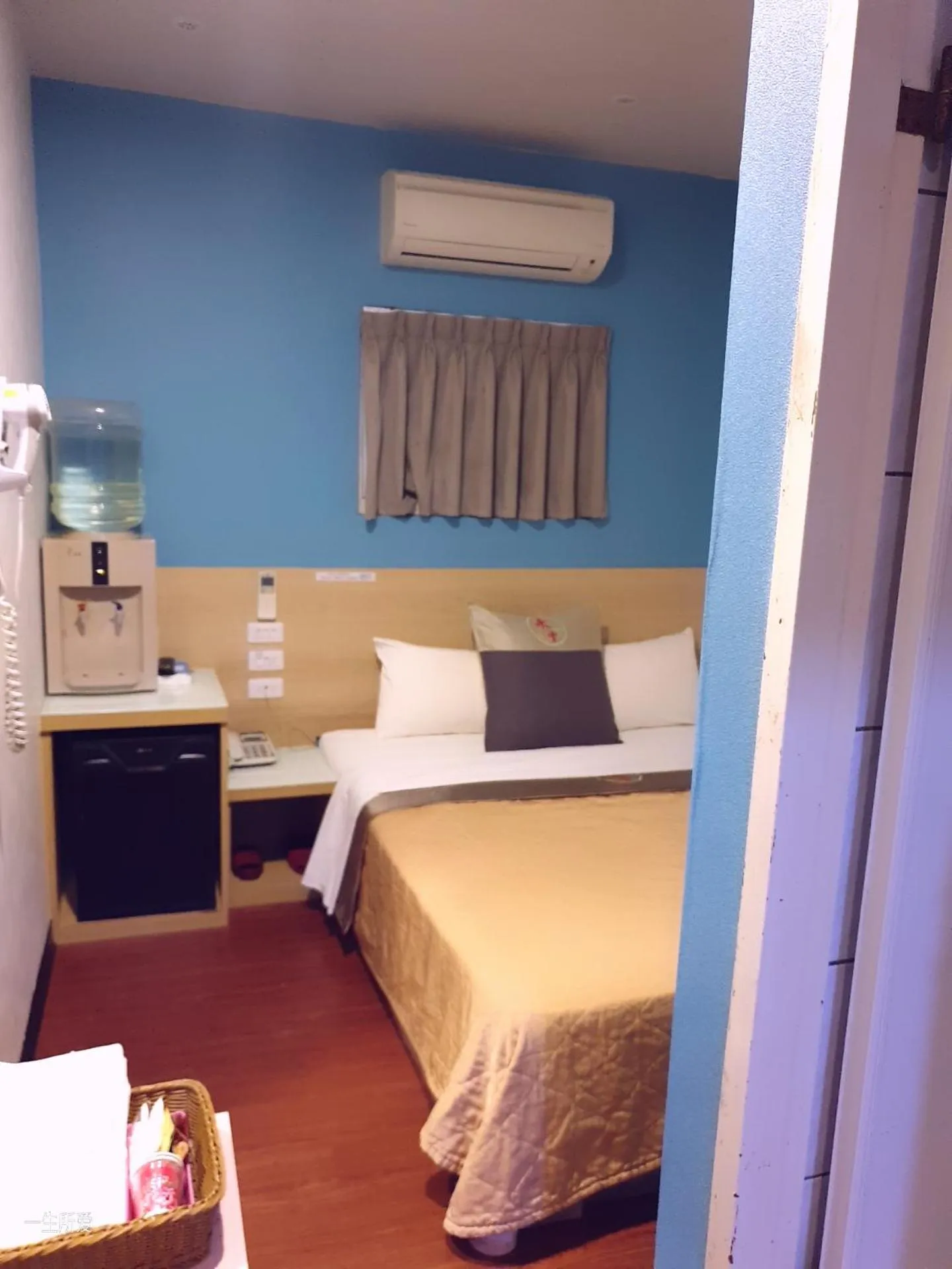 Bedroom, Bed in Yung Feng Hotel