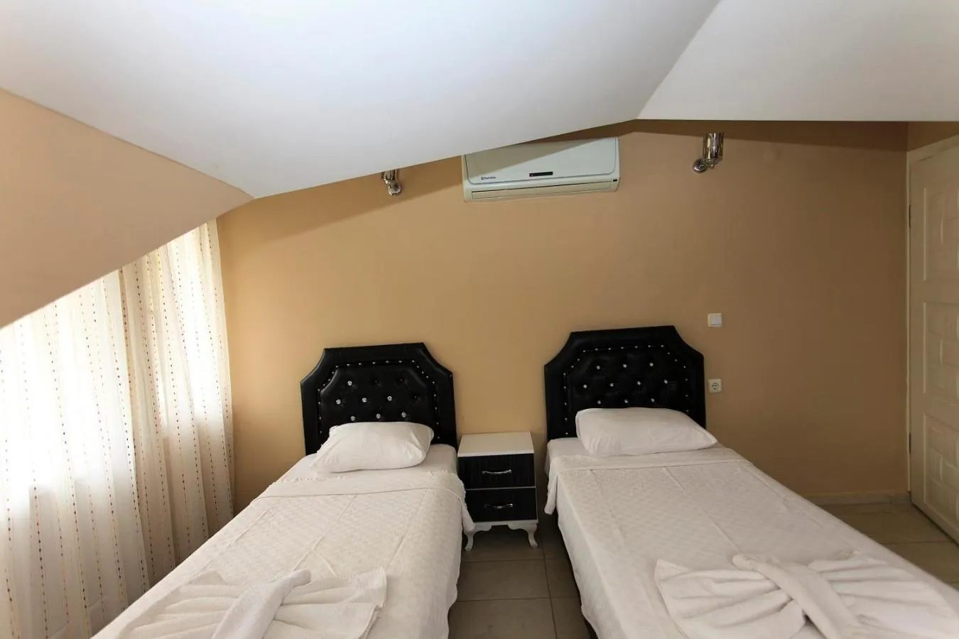 Massage, Bed in Green Peace Hotel