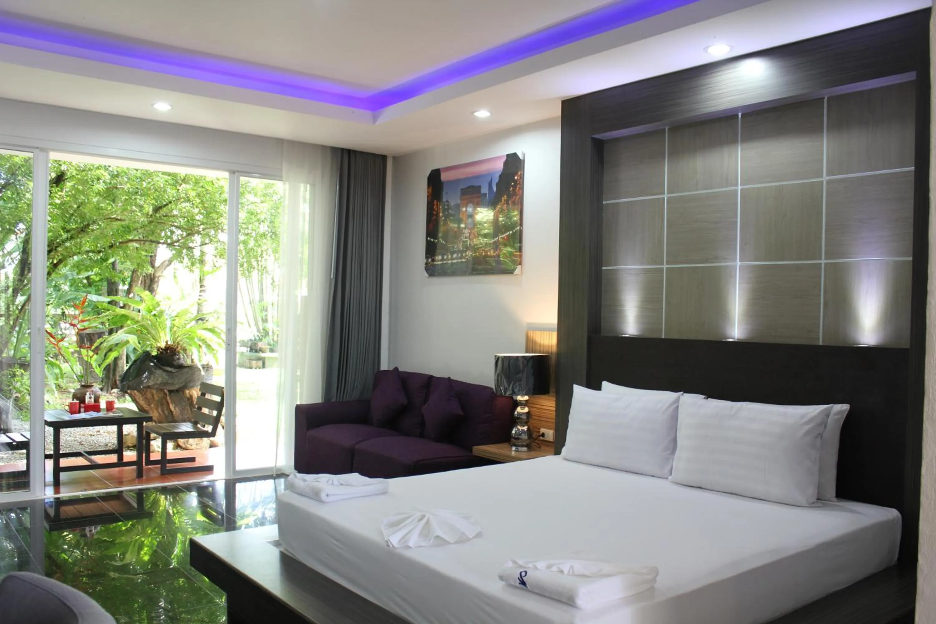 Property building, Bed in Eat n Sleep