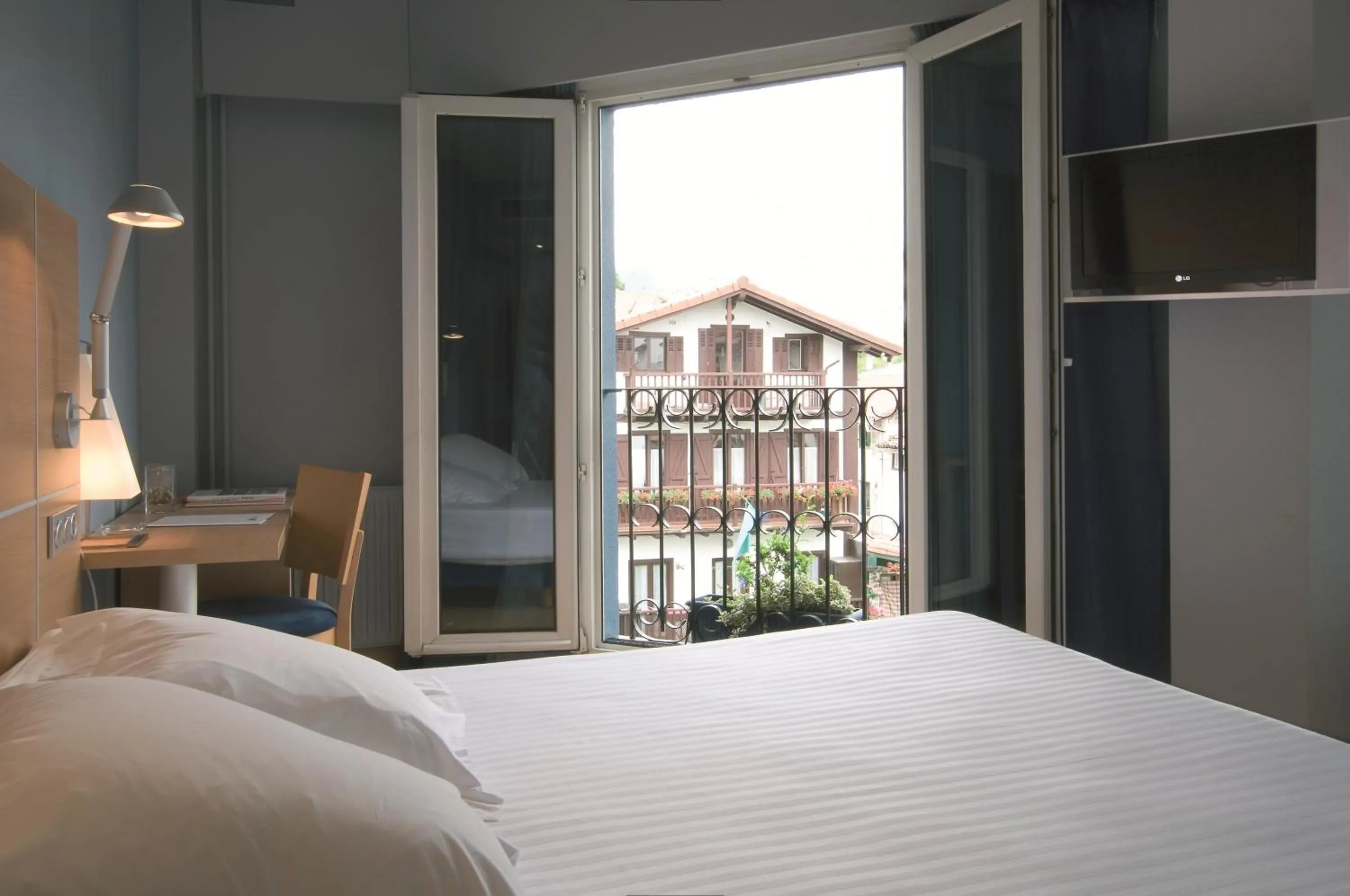 Bed in Hotel Jauregui