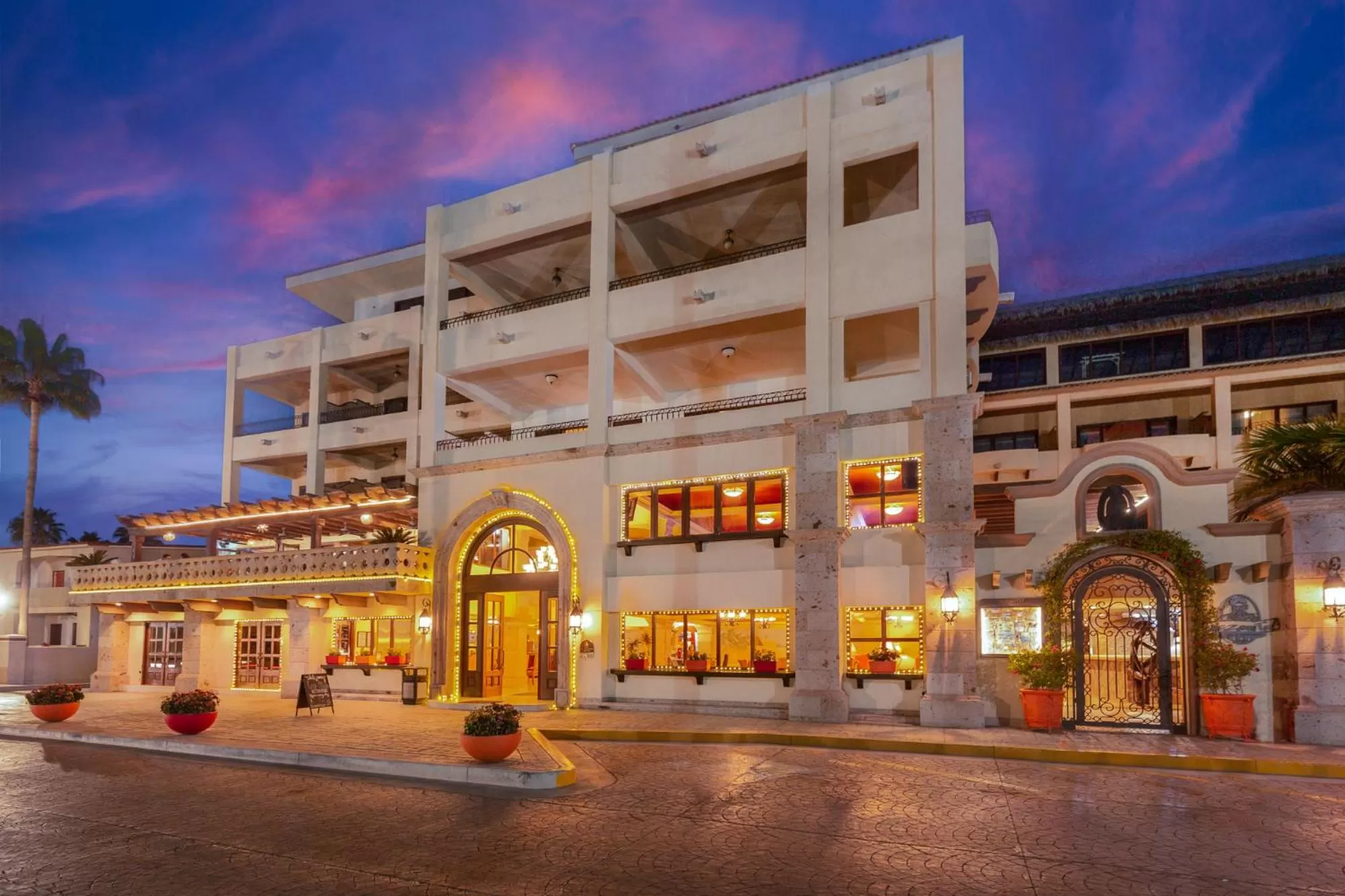 Facade/entrance in La Mision Loreto
