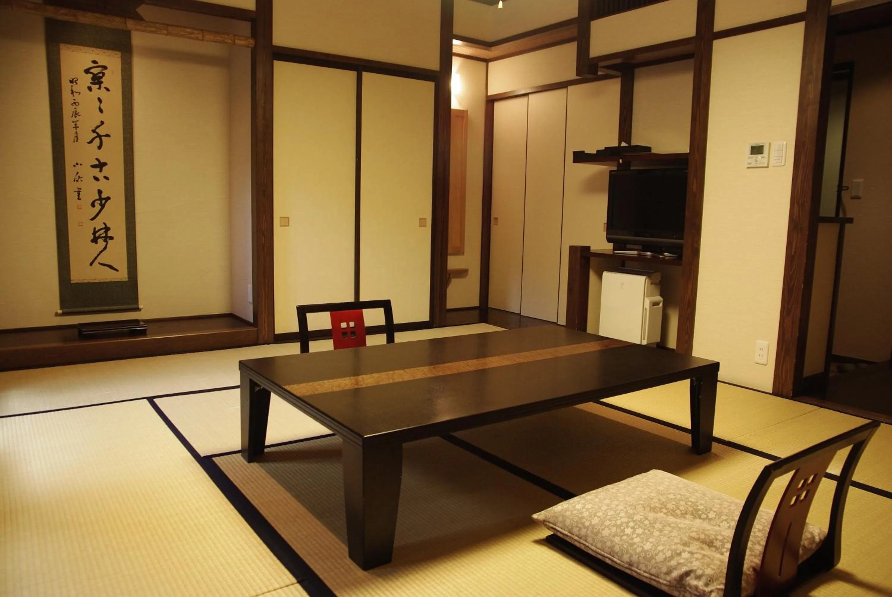 Photo of the whole room in Ryokan Tanabe 旅館田邊