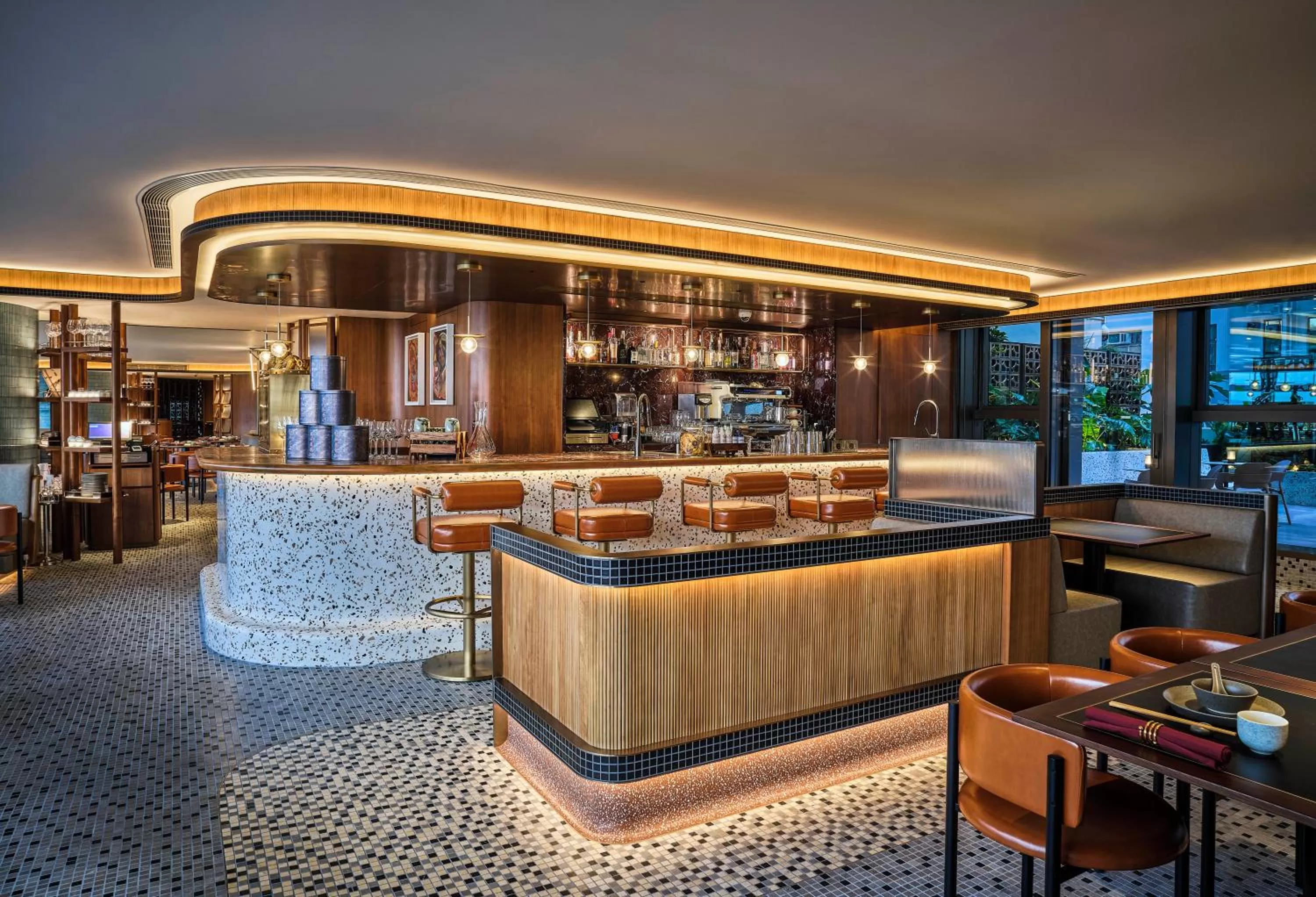 Restaurant/places to eat in Oasis Aurum 181 Hotel