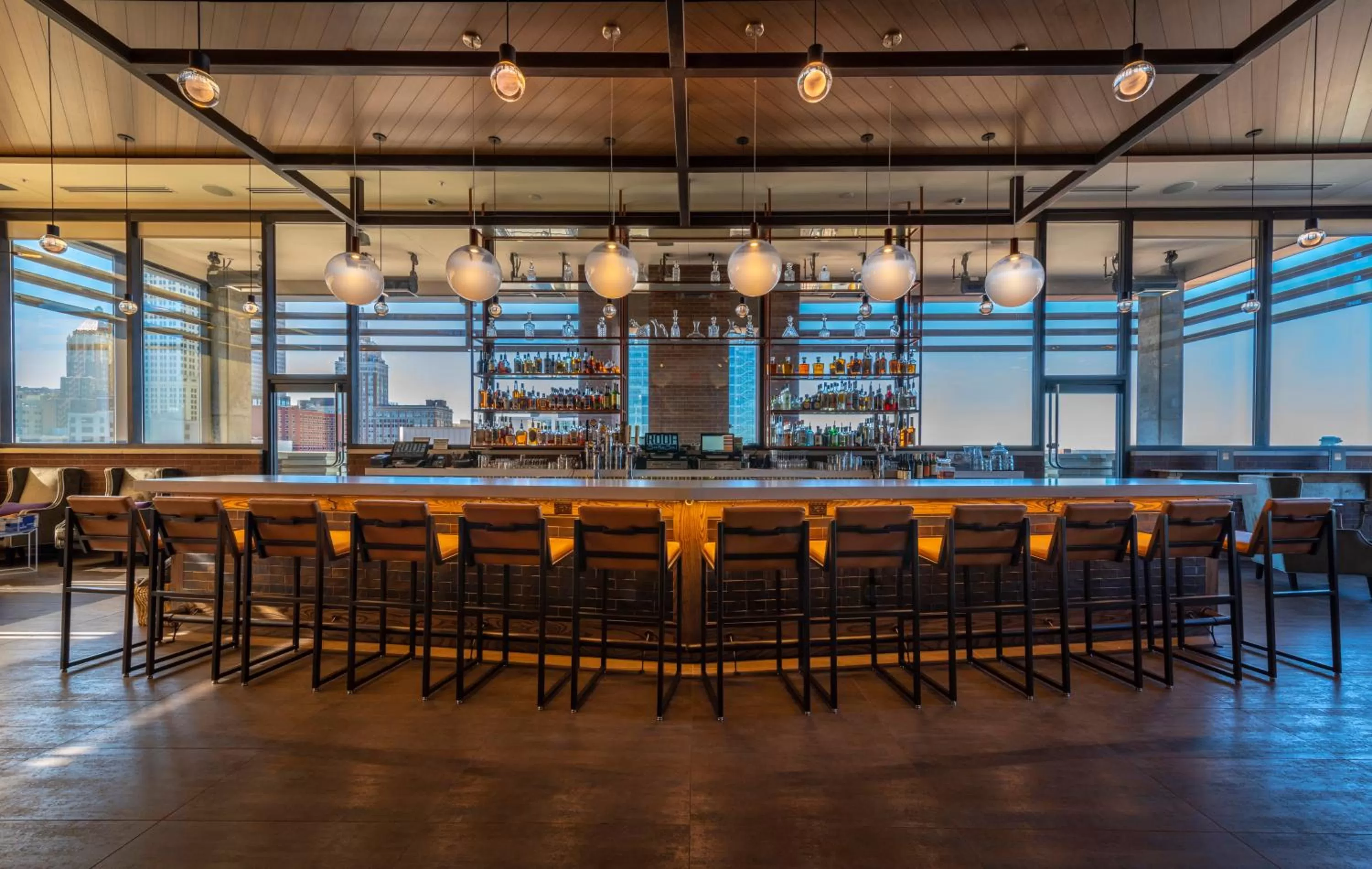 Lounge or bar in Hotel Indigo Tulsa DWTN/Entertainment Area