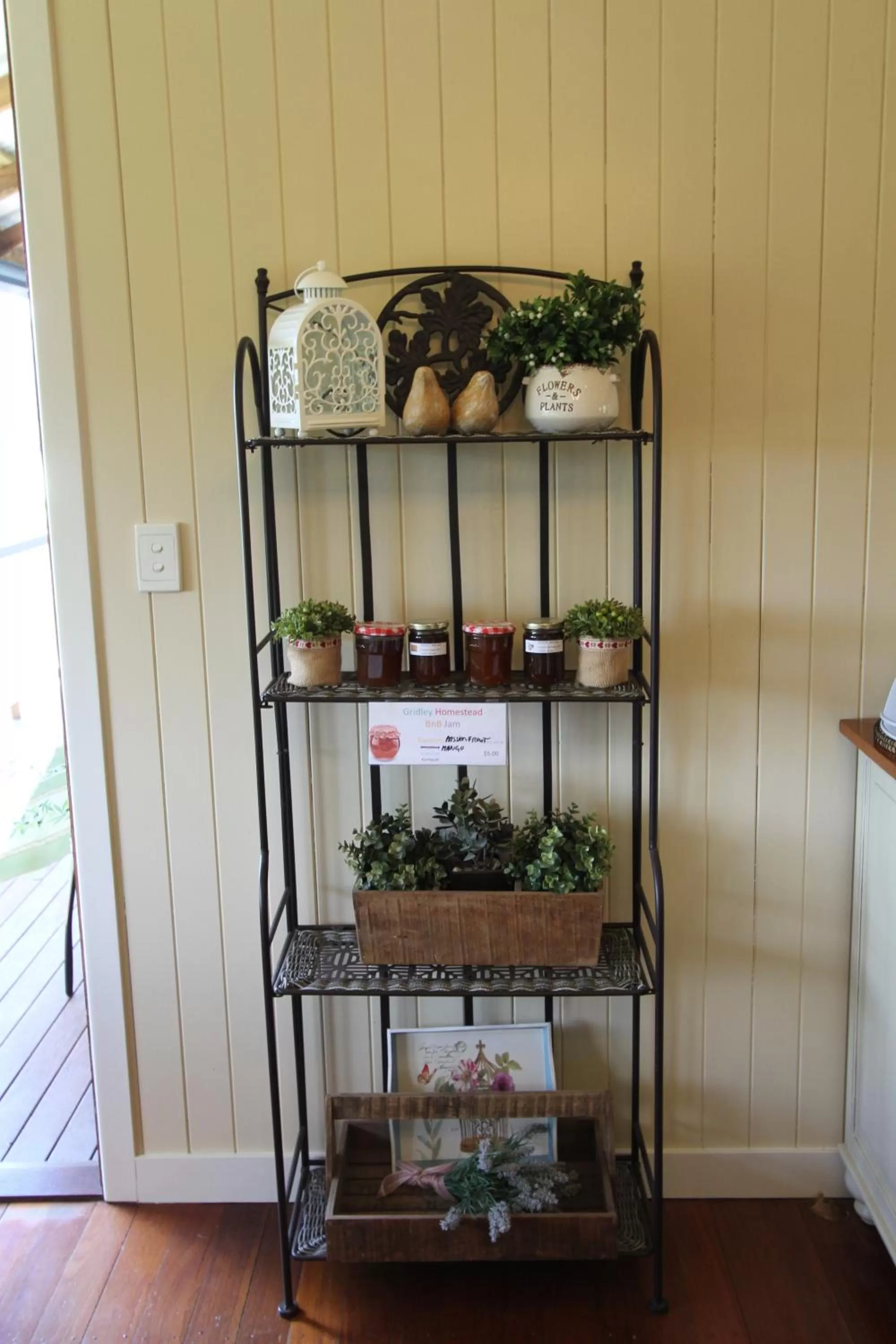 Decorative detail in Gridley Homestead B&B