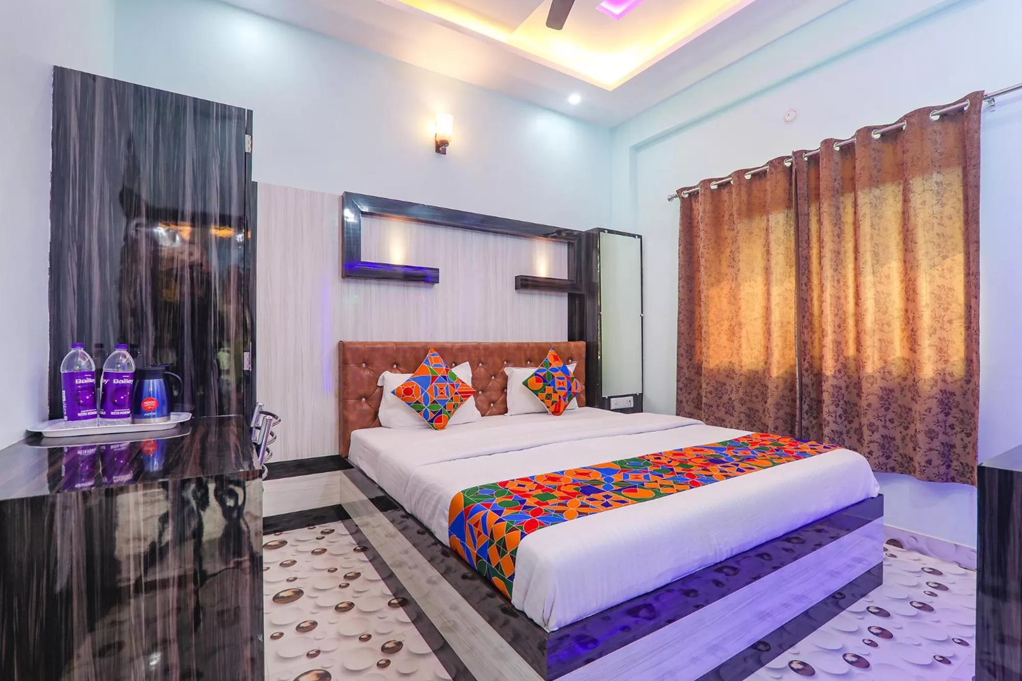 Bed in FabHotel Lumbini International - Nr Sarnath Museum