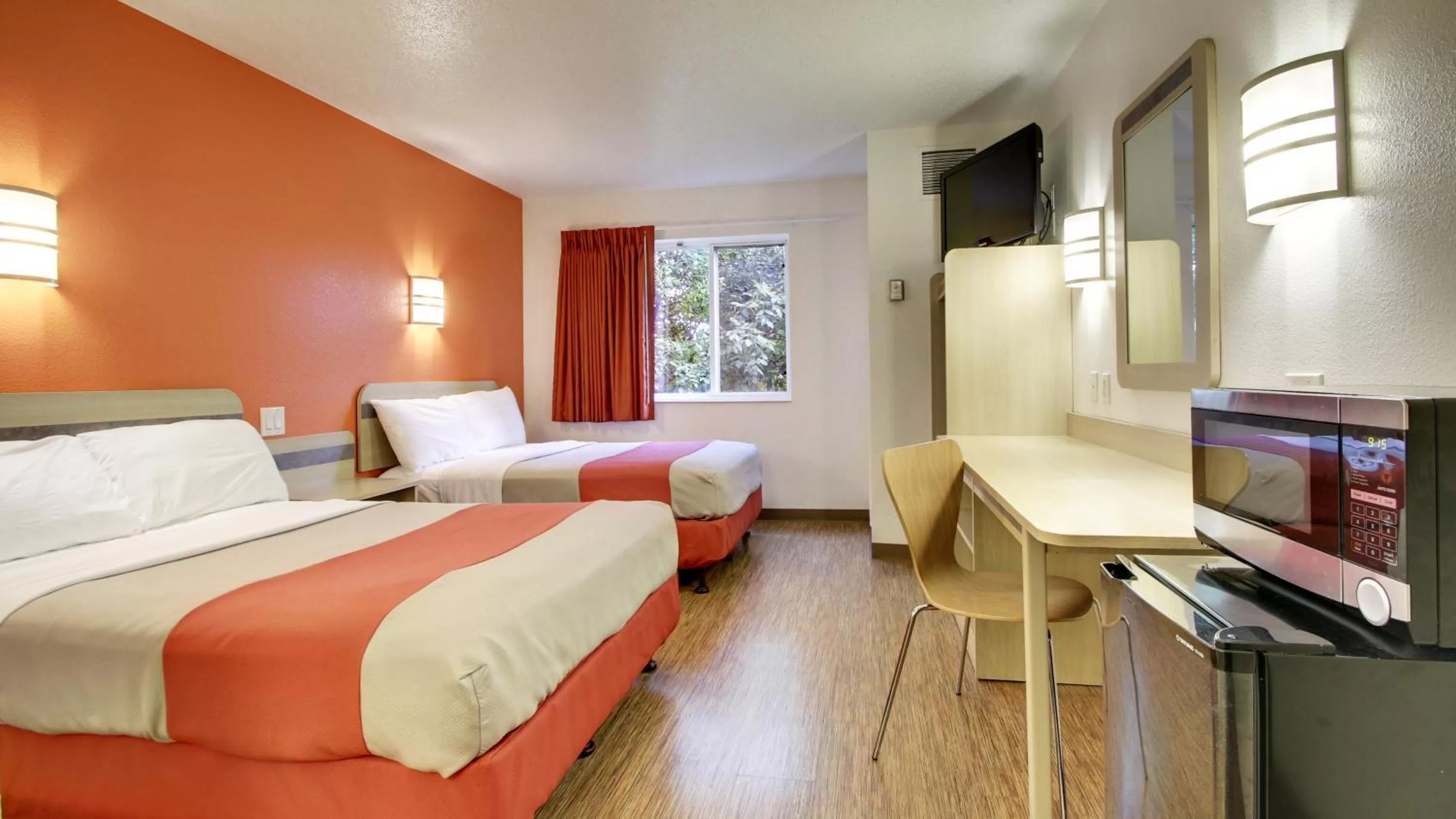 Bedroom, Bed in Motel 6-Springfield, IL I-55 I-72