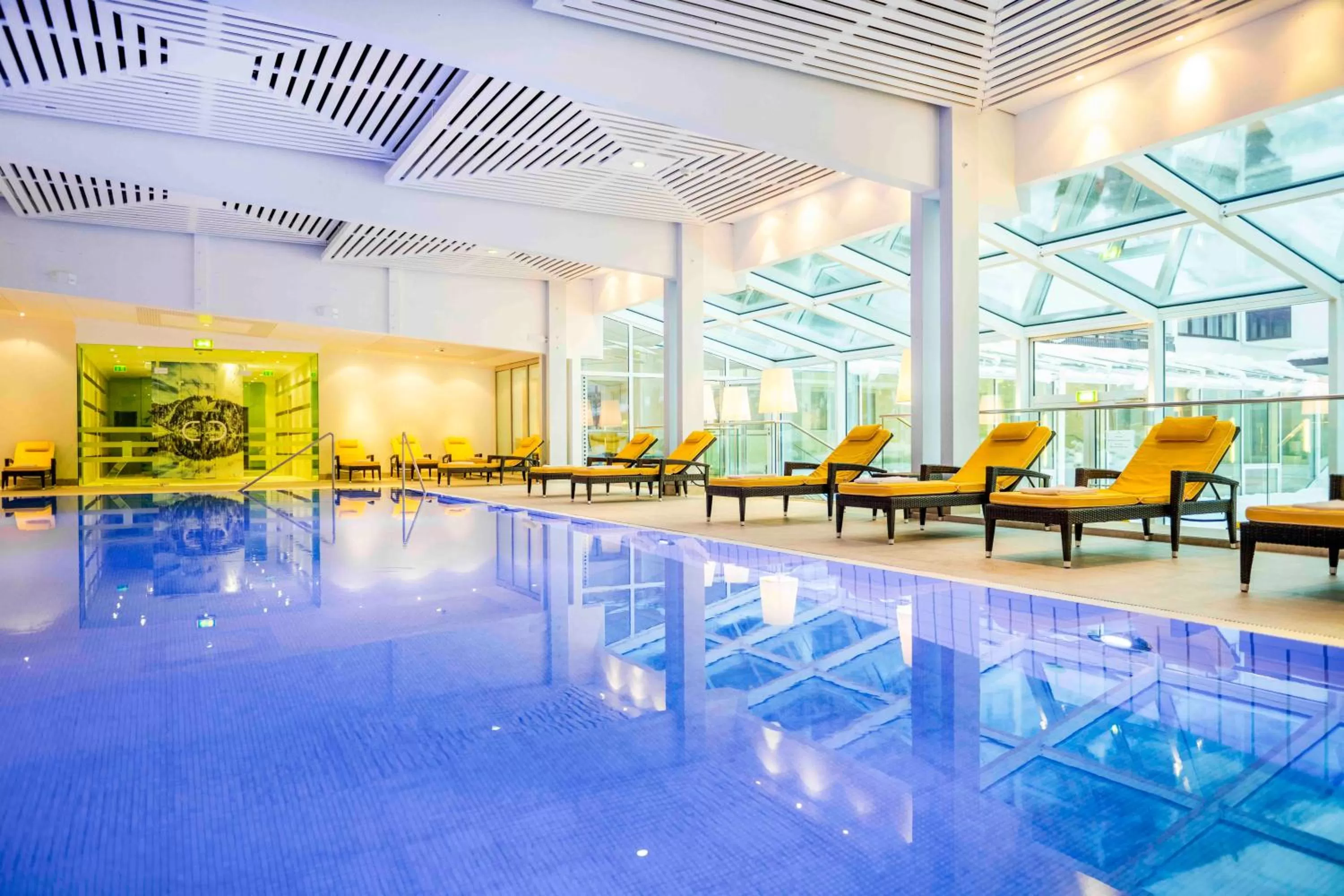 Swimming pool in EUROPÄISCHER HOF Bad Gastein