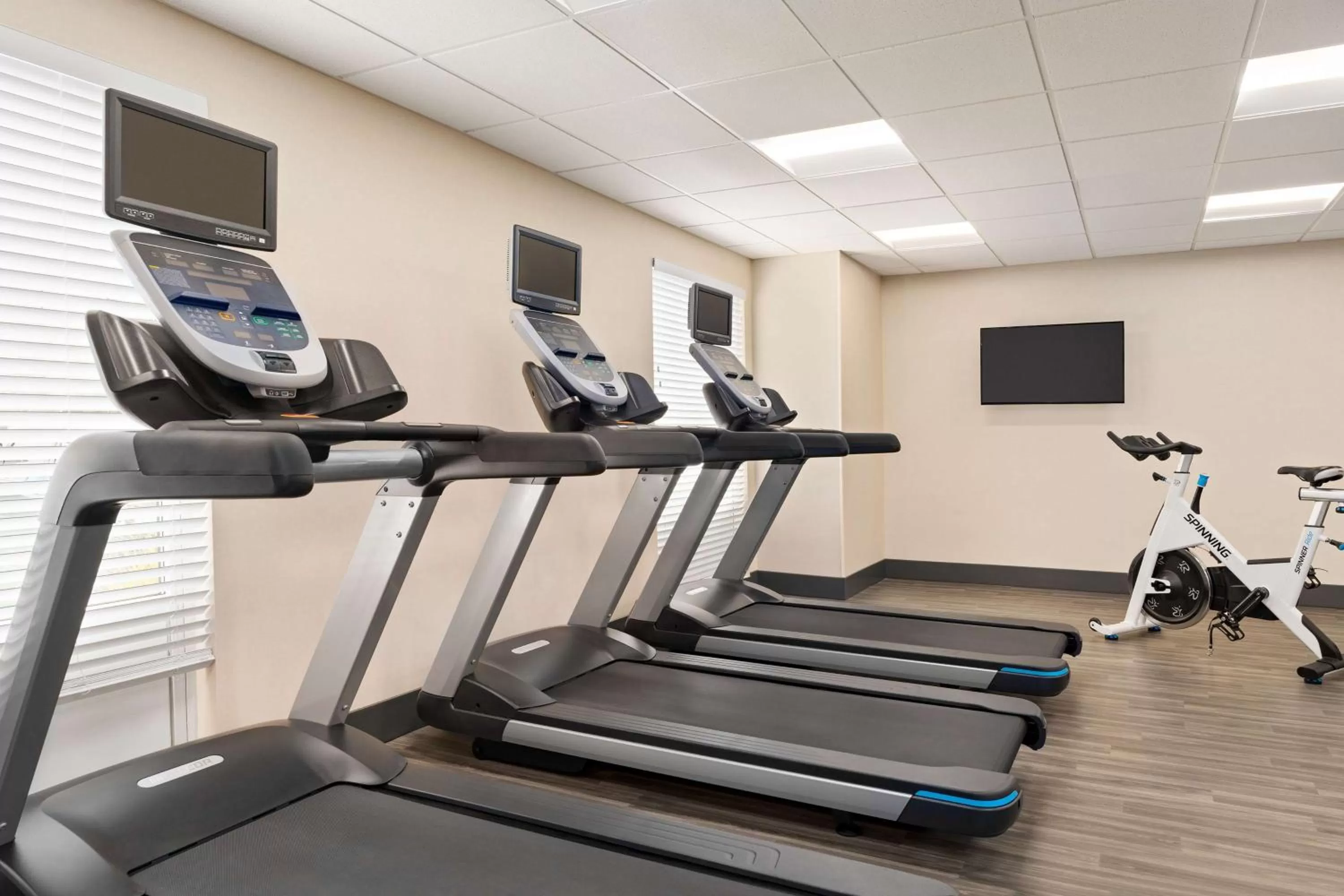 Fitness centre/facilities in Hampton Inn & Suites Ocean City West