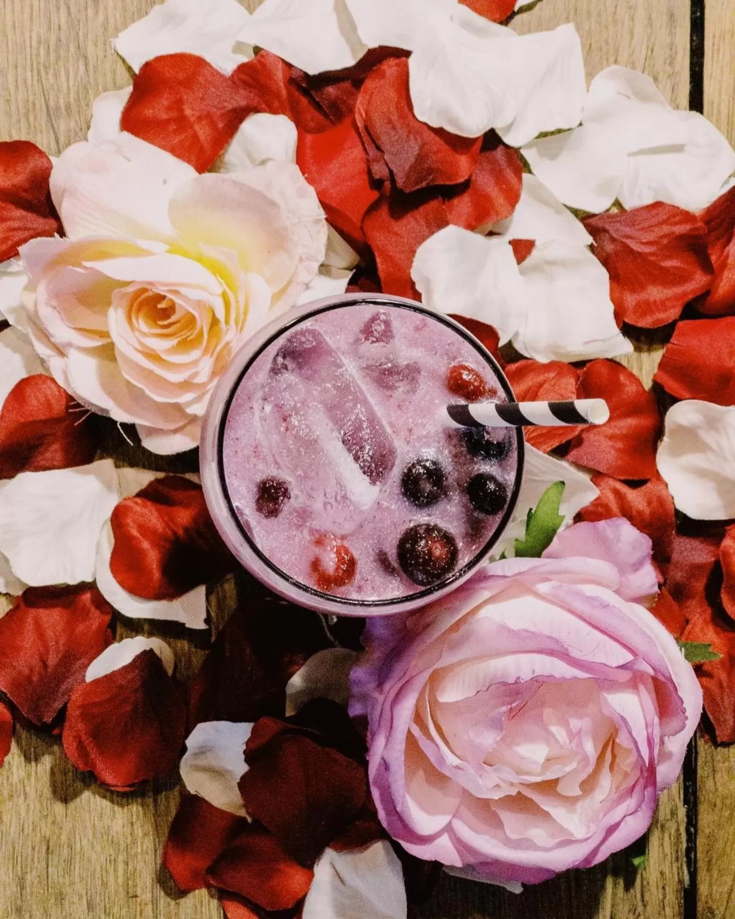 Drinks, Food in The Ilchester Arms Hotel, Ilchester Somerset