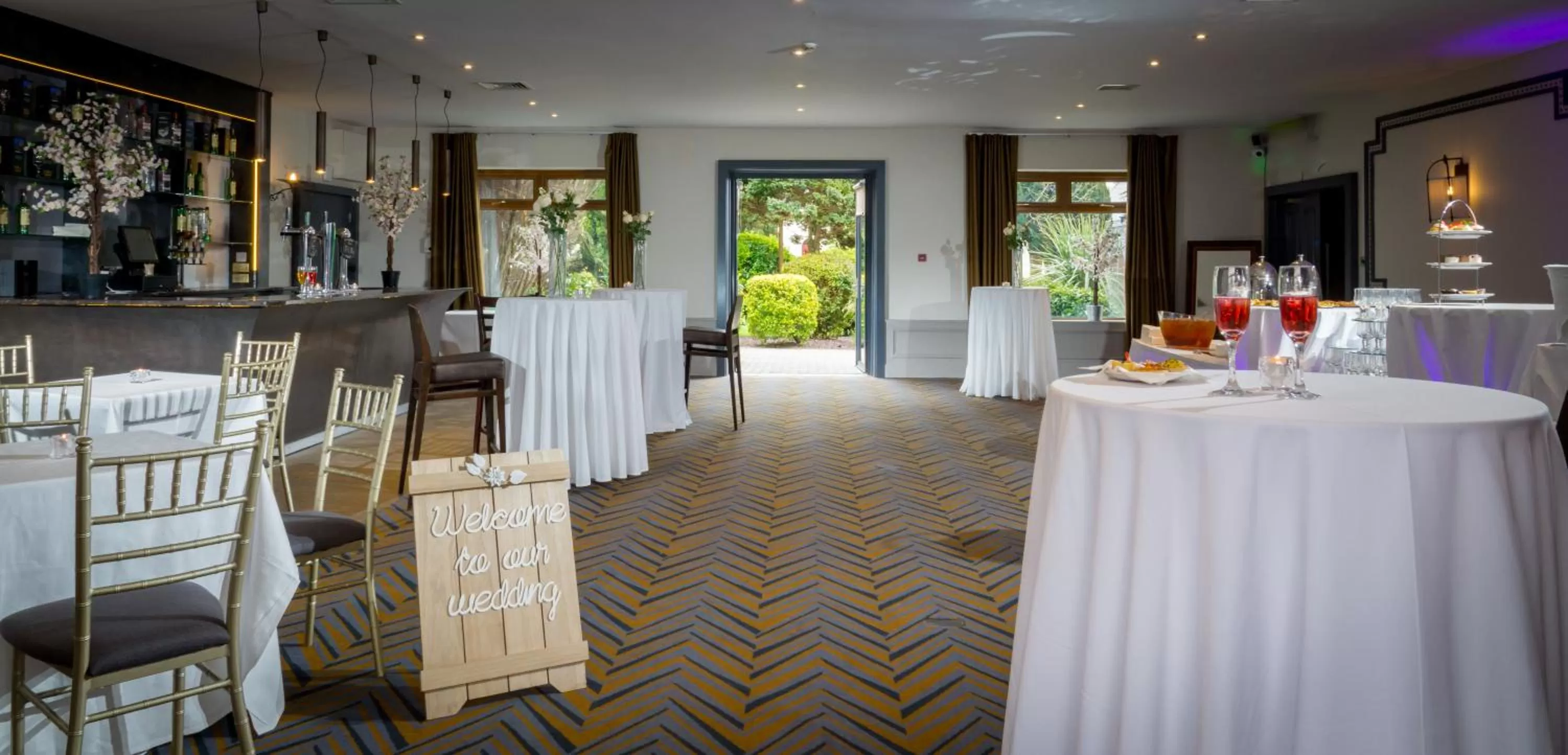 Restaurant/Places to Eat in Midleton Park Hotel