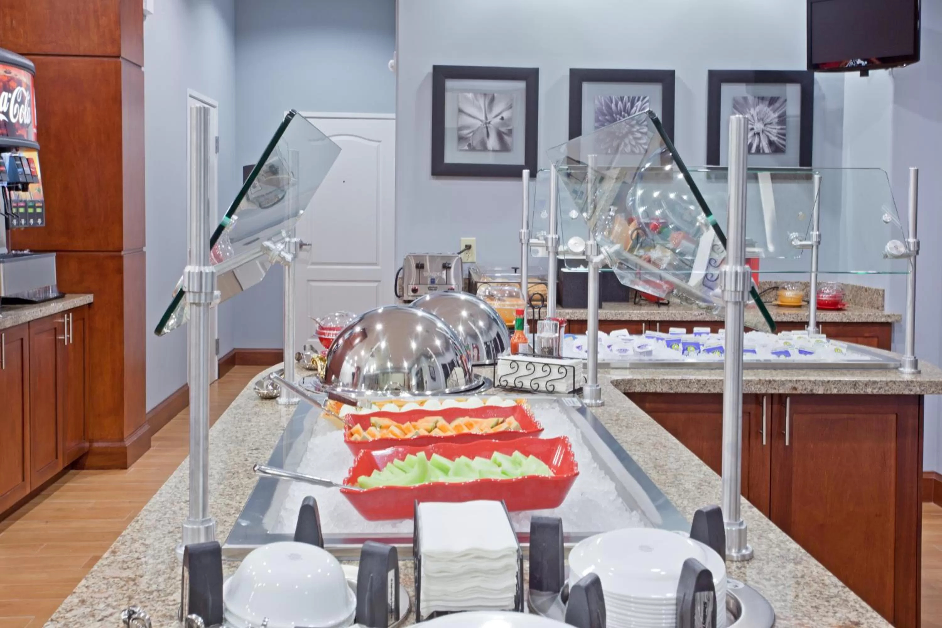 Breakfast in Staybridge Suites Houston Stafford - Sugar Land by IHG