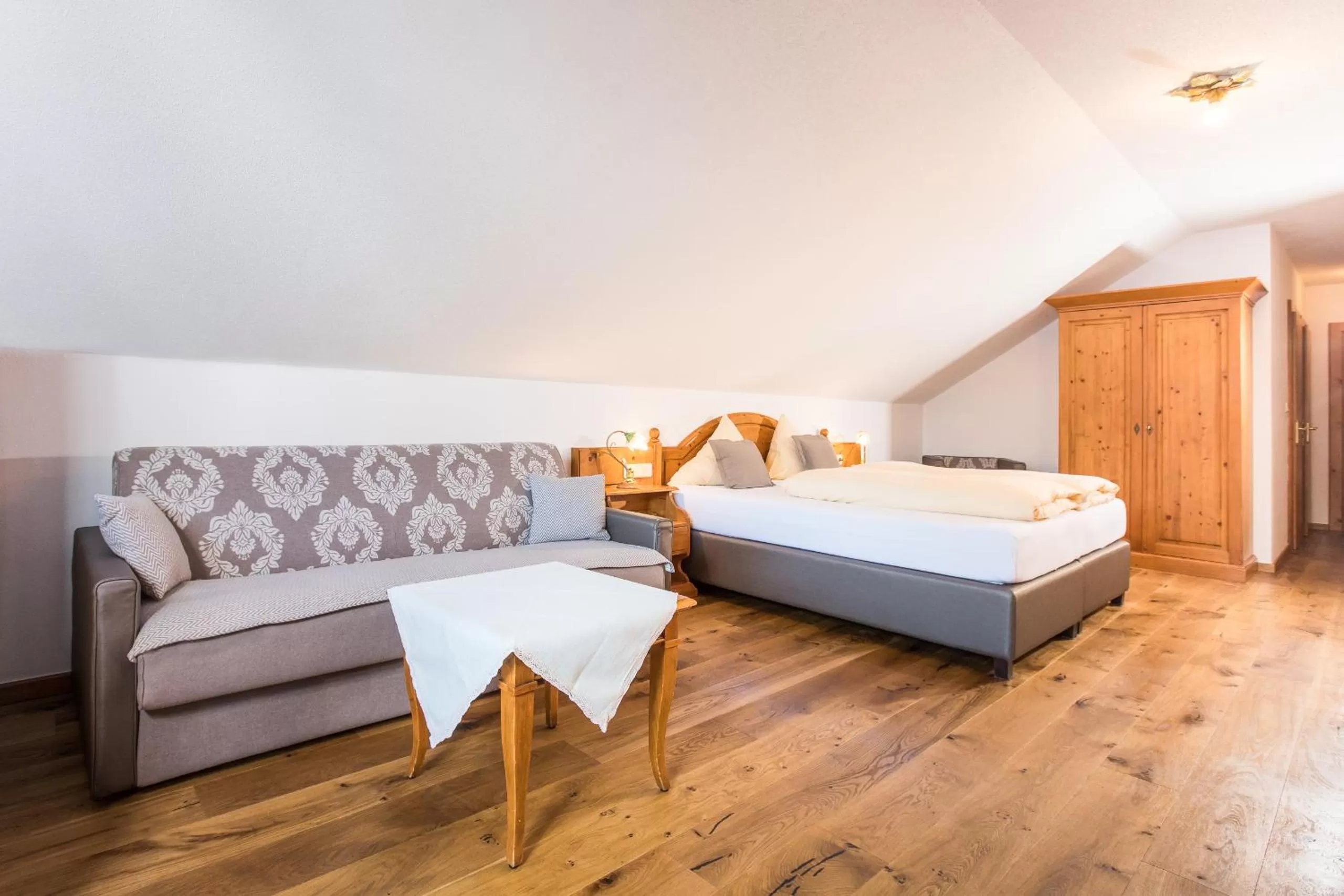 Photo of the whole room, Bed in Hotel Bergjuwel