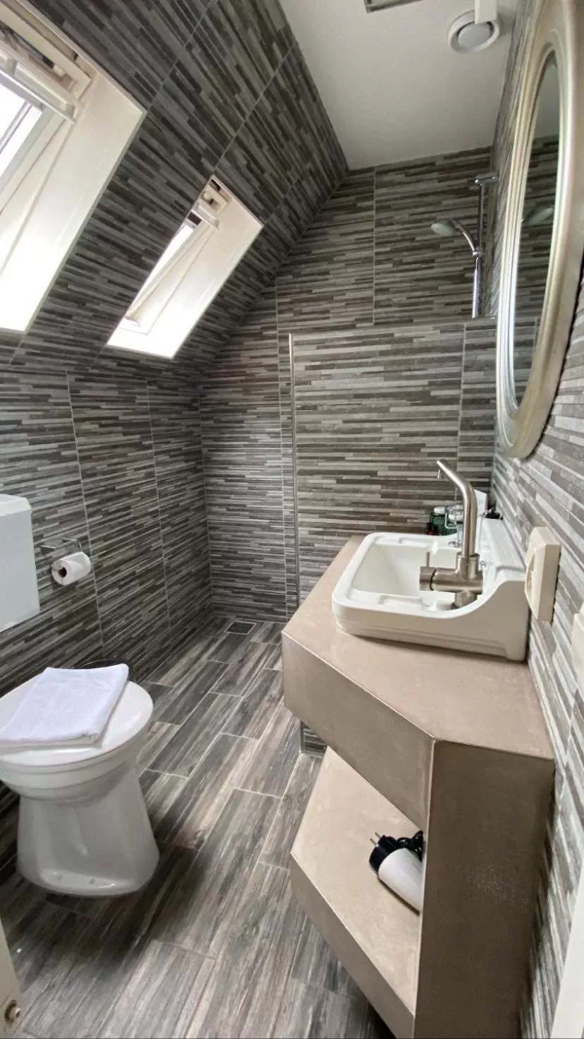 Bathroom in Hotel Buren