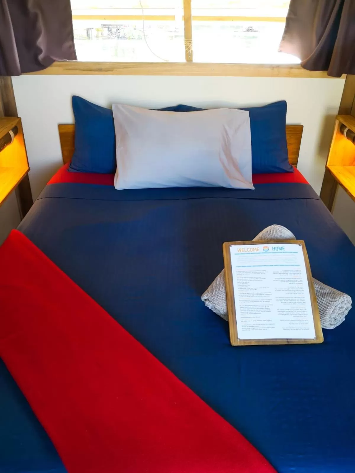 Double Room with Shared Bathroom in Barrbra BnB Over The Sea