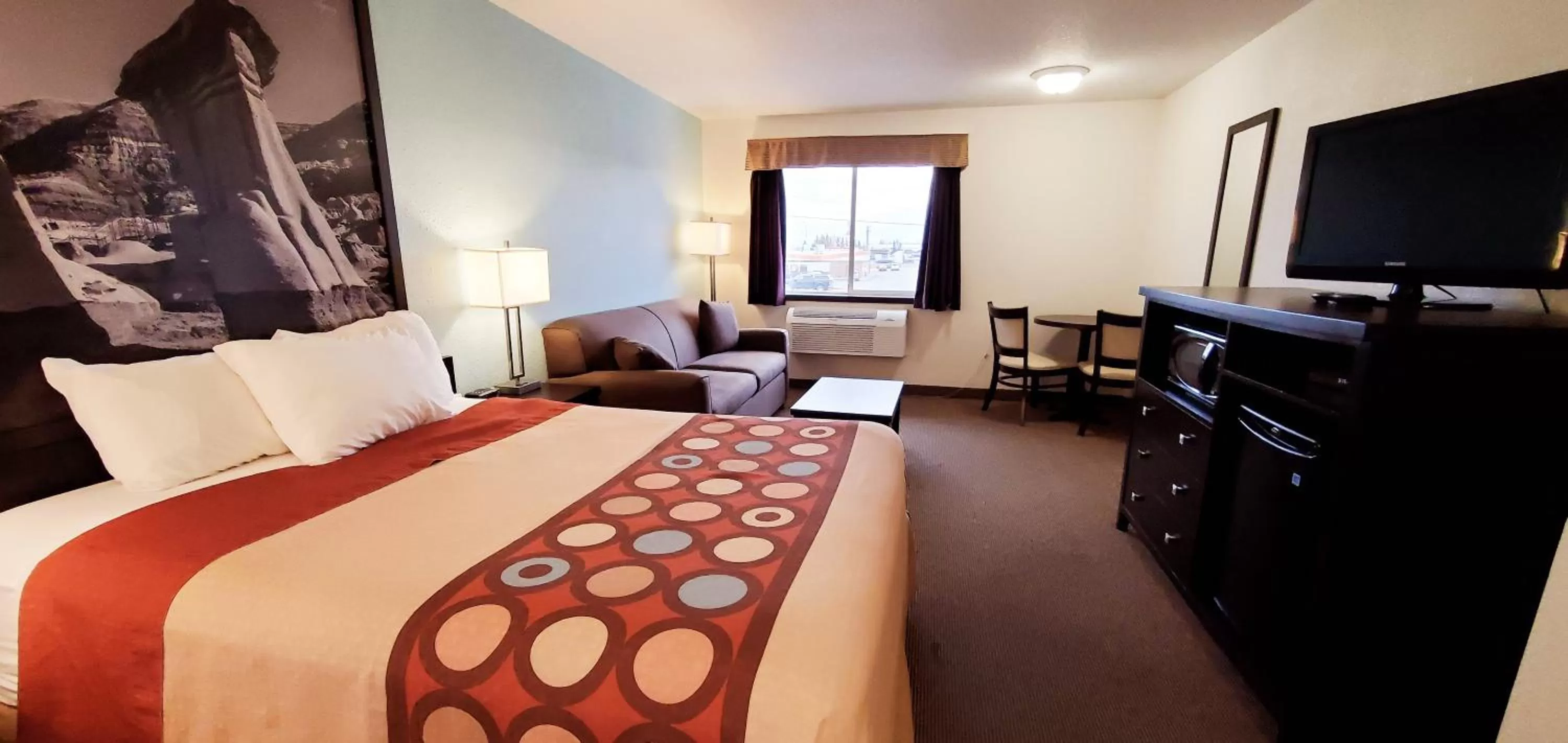 Bedroom, Bed in Westlake Inn