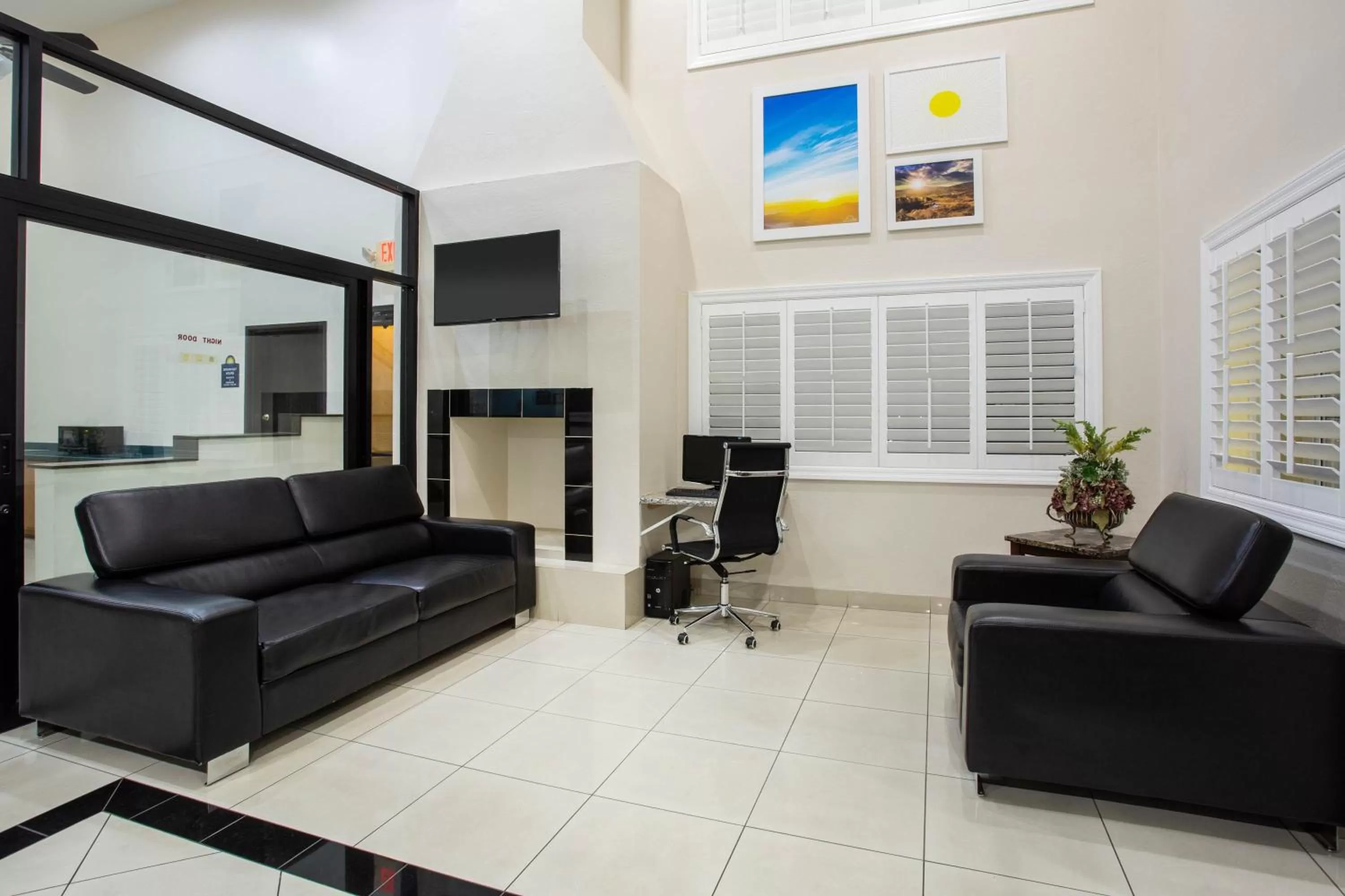 Lobby or reception in Days Inn by Wyndham Phoenix North