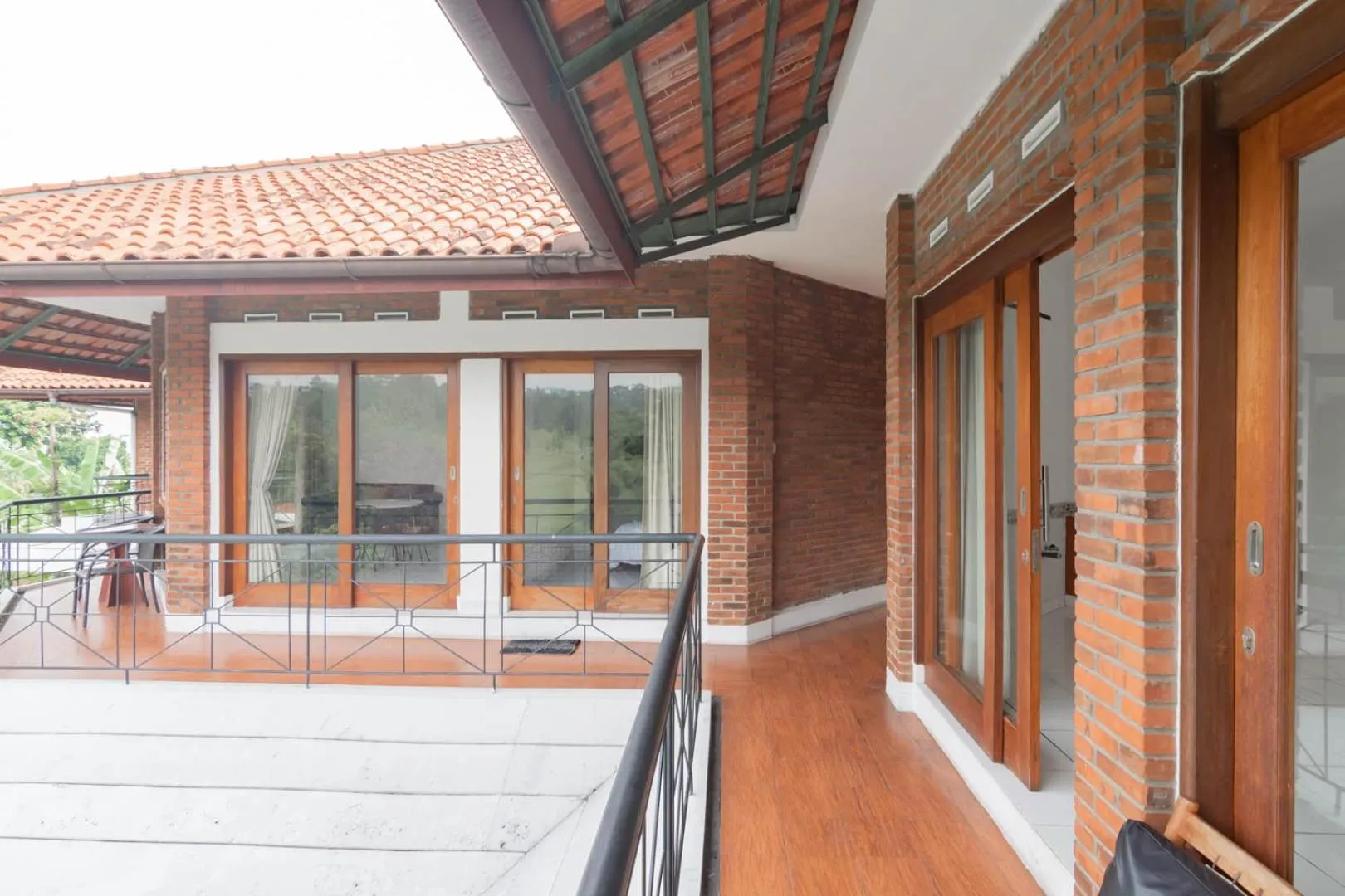 Balcony/Terrace in RedDoorz Plus near Dago Pakar