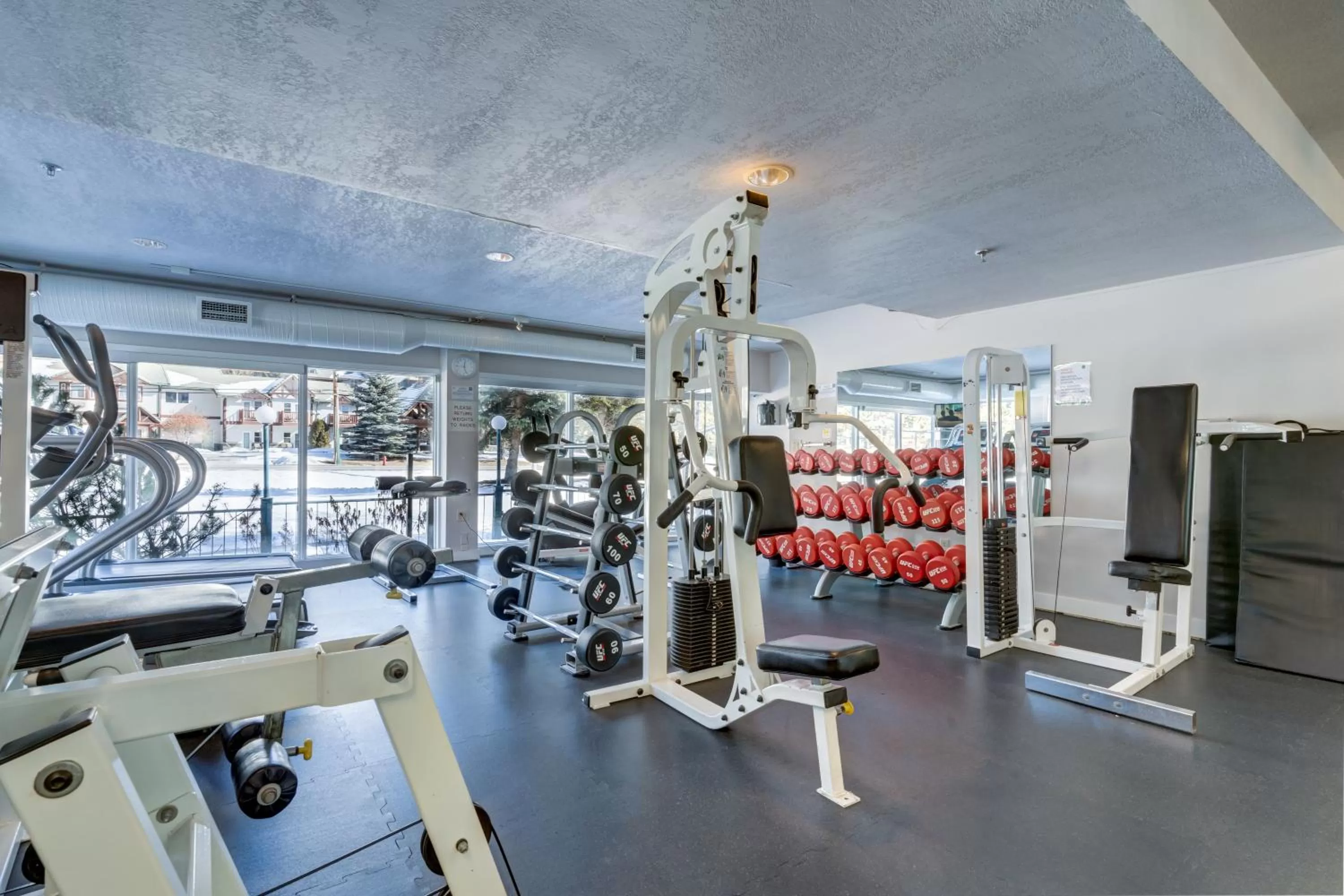 Fitness centre/facilities in Chateau Canmore