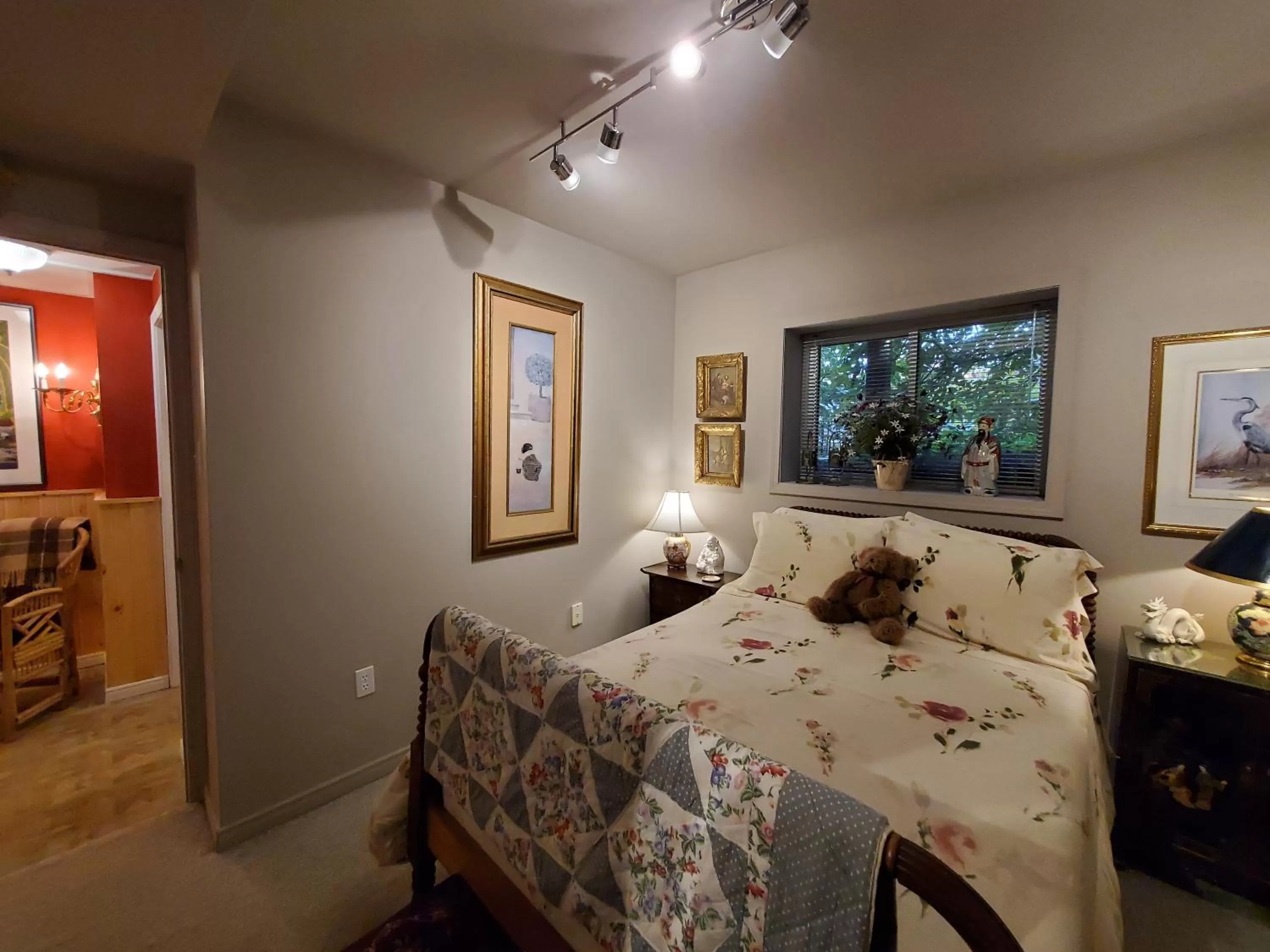 Bedroom, Bed in Shambhala Bed and Breakfast