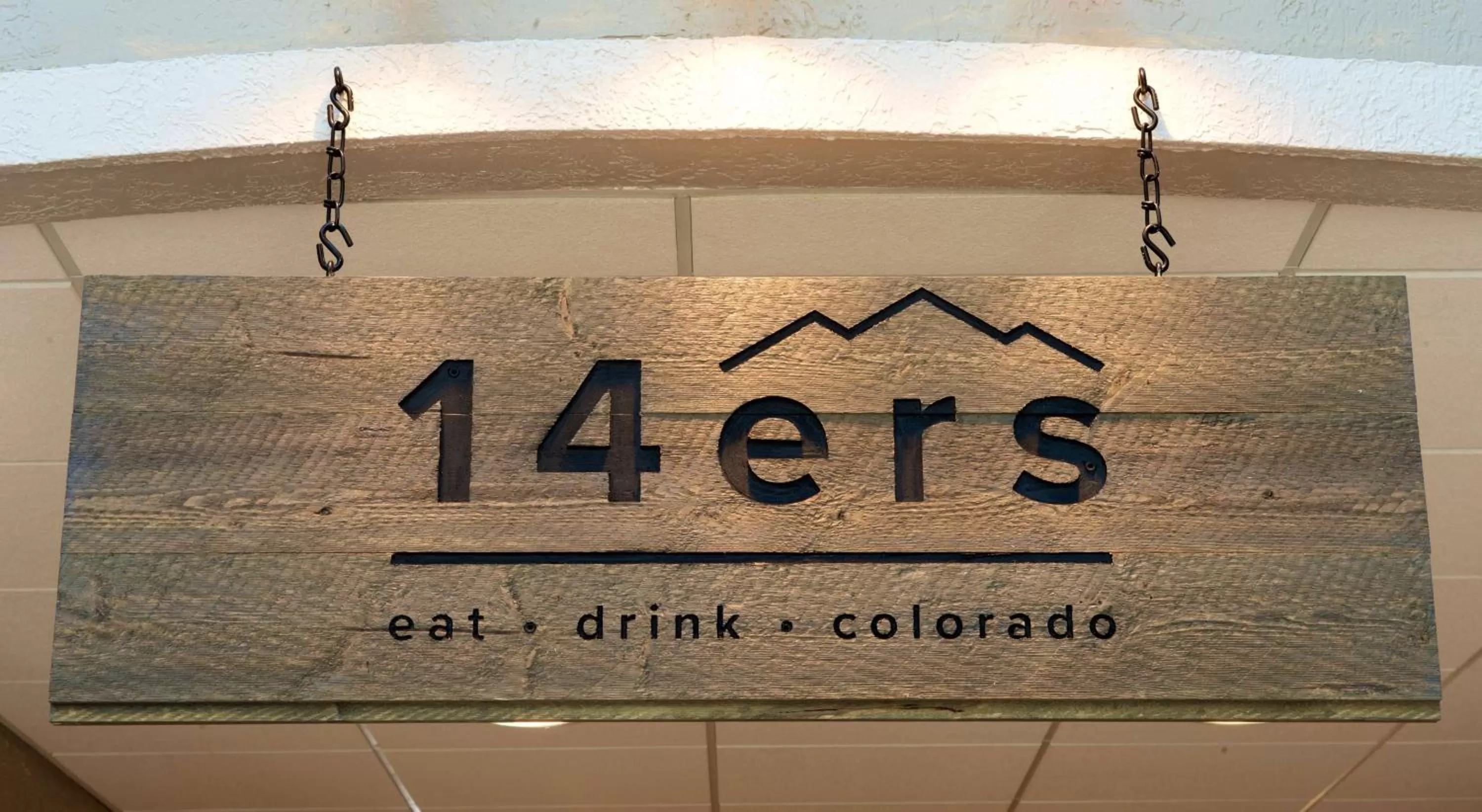Restaurant/places to eat in Embassy Suites by Hilton Colorado Springs