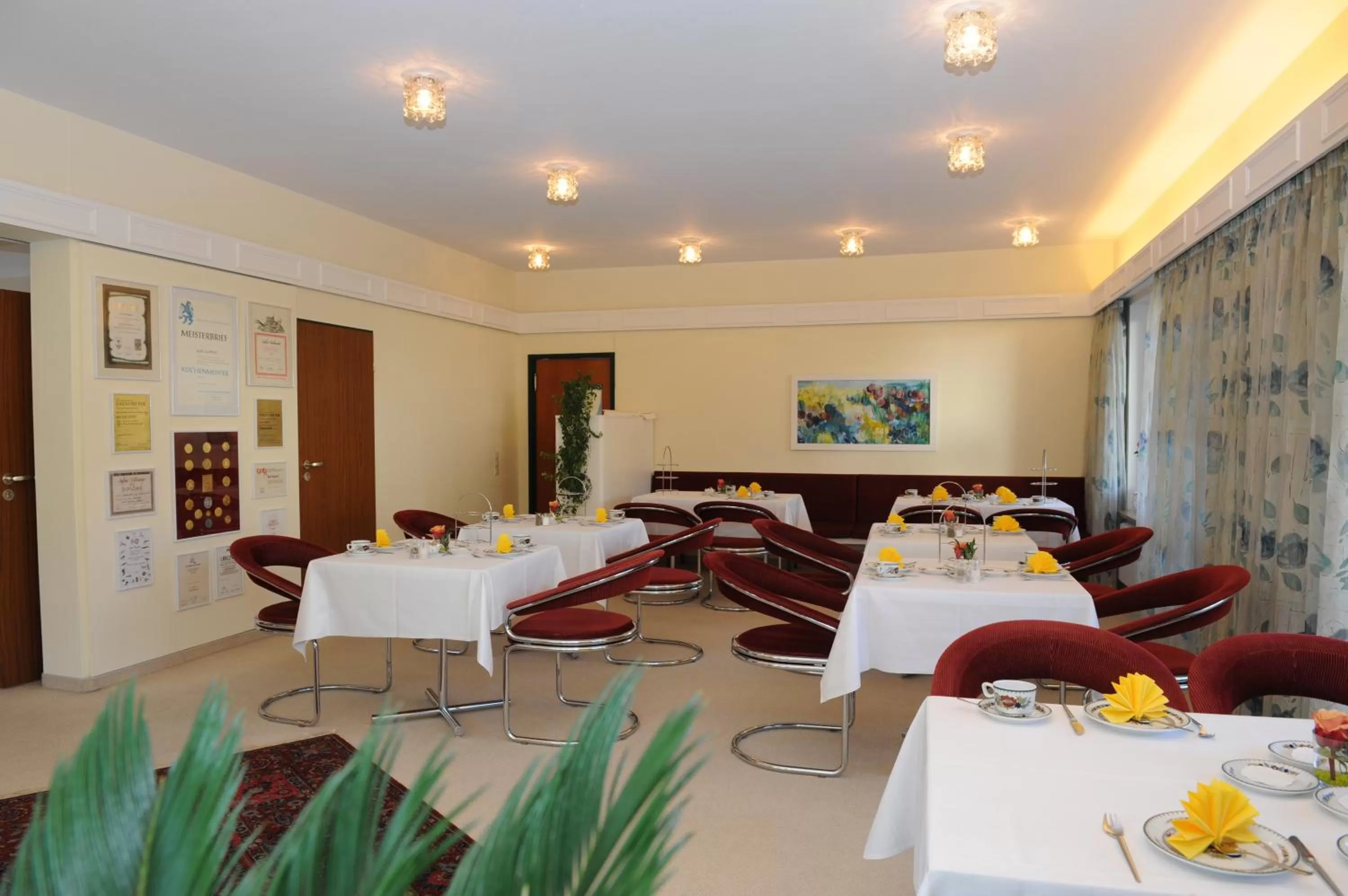 Restaurant/places to eat in Hotel Christine