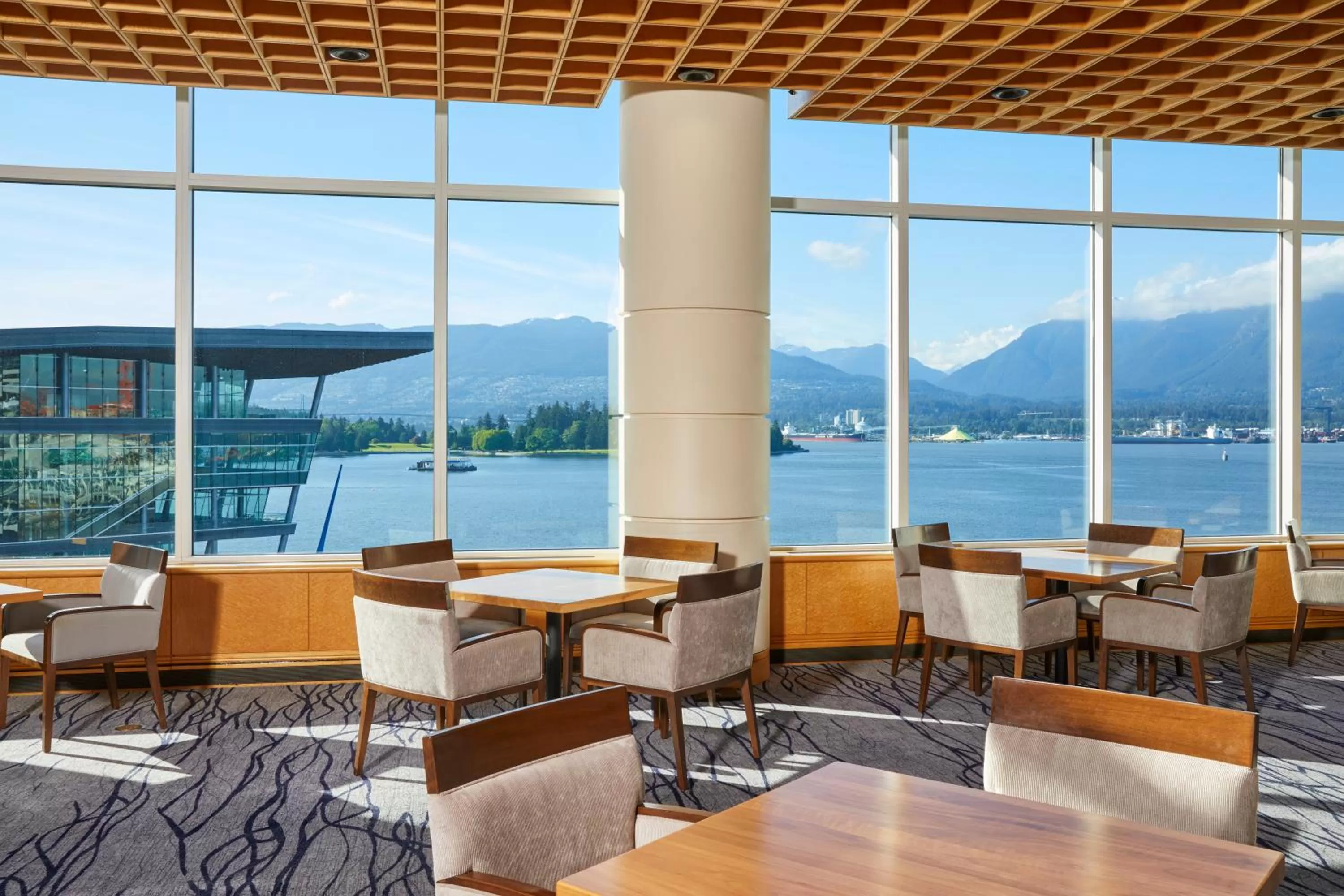 Lounge or bar in Pan Pacific Vancouver