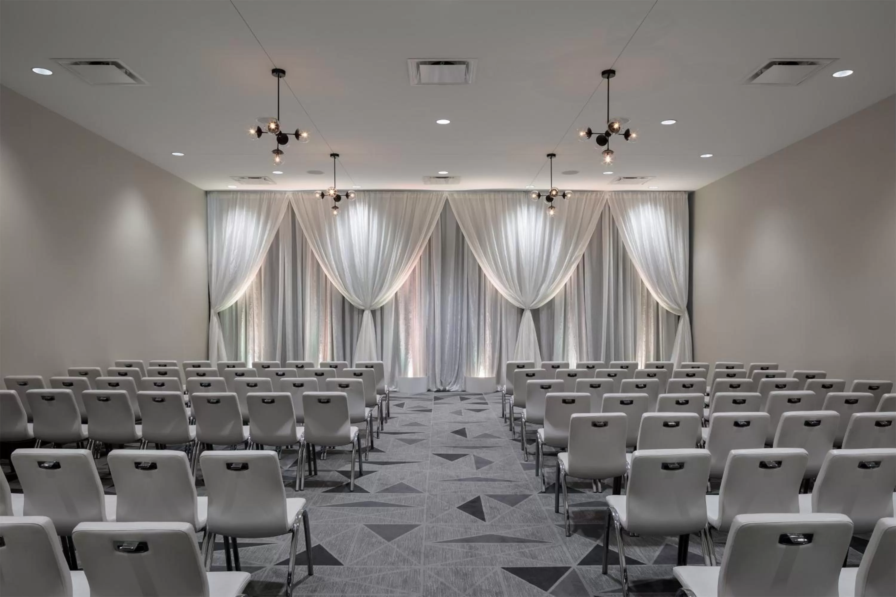 Meeting/conference room in Le Meridien Columbus, The Joseph