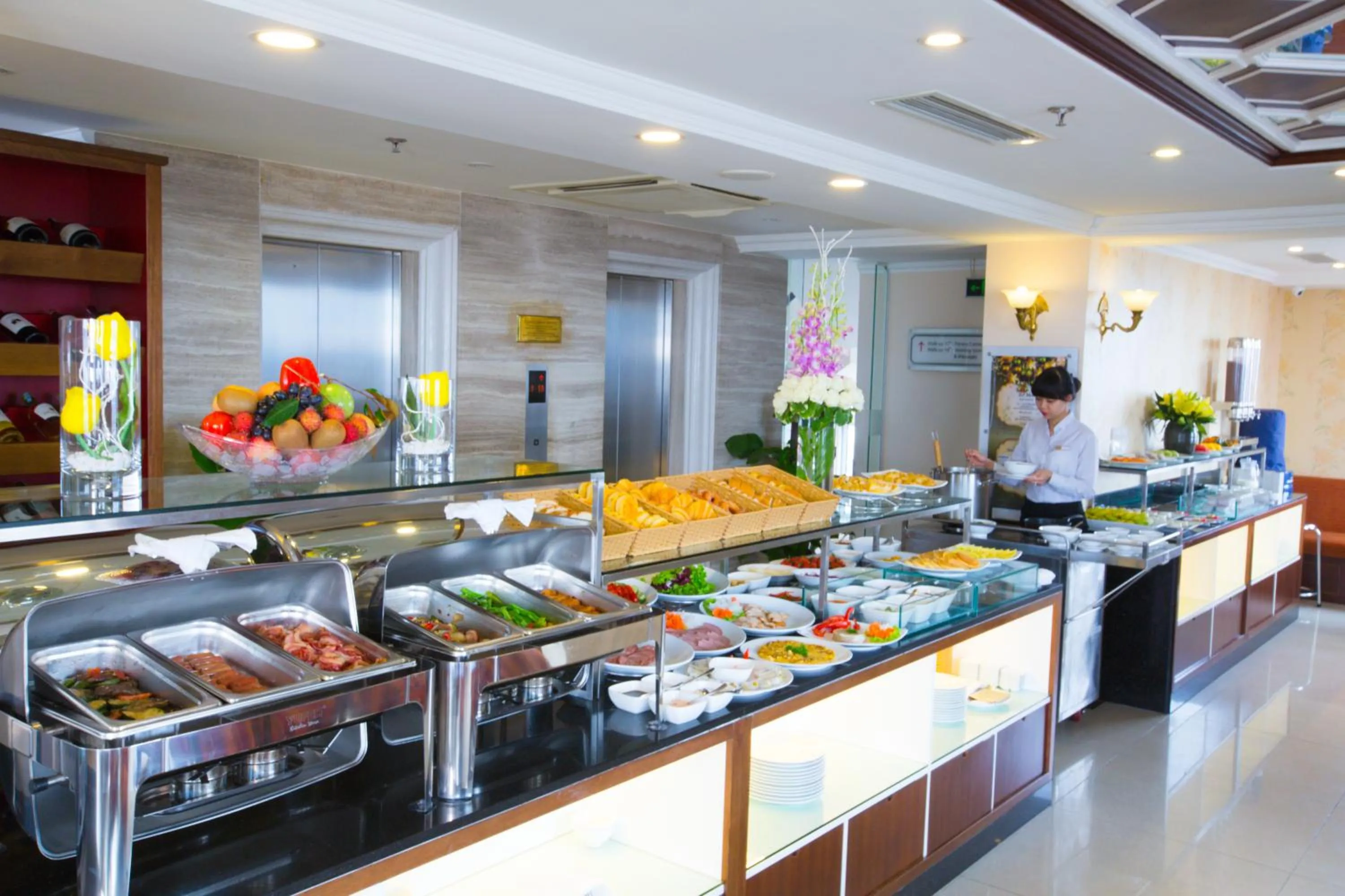 Restaurant/places to eat in Chalcedony Grand Hotel