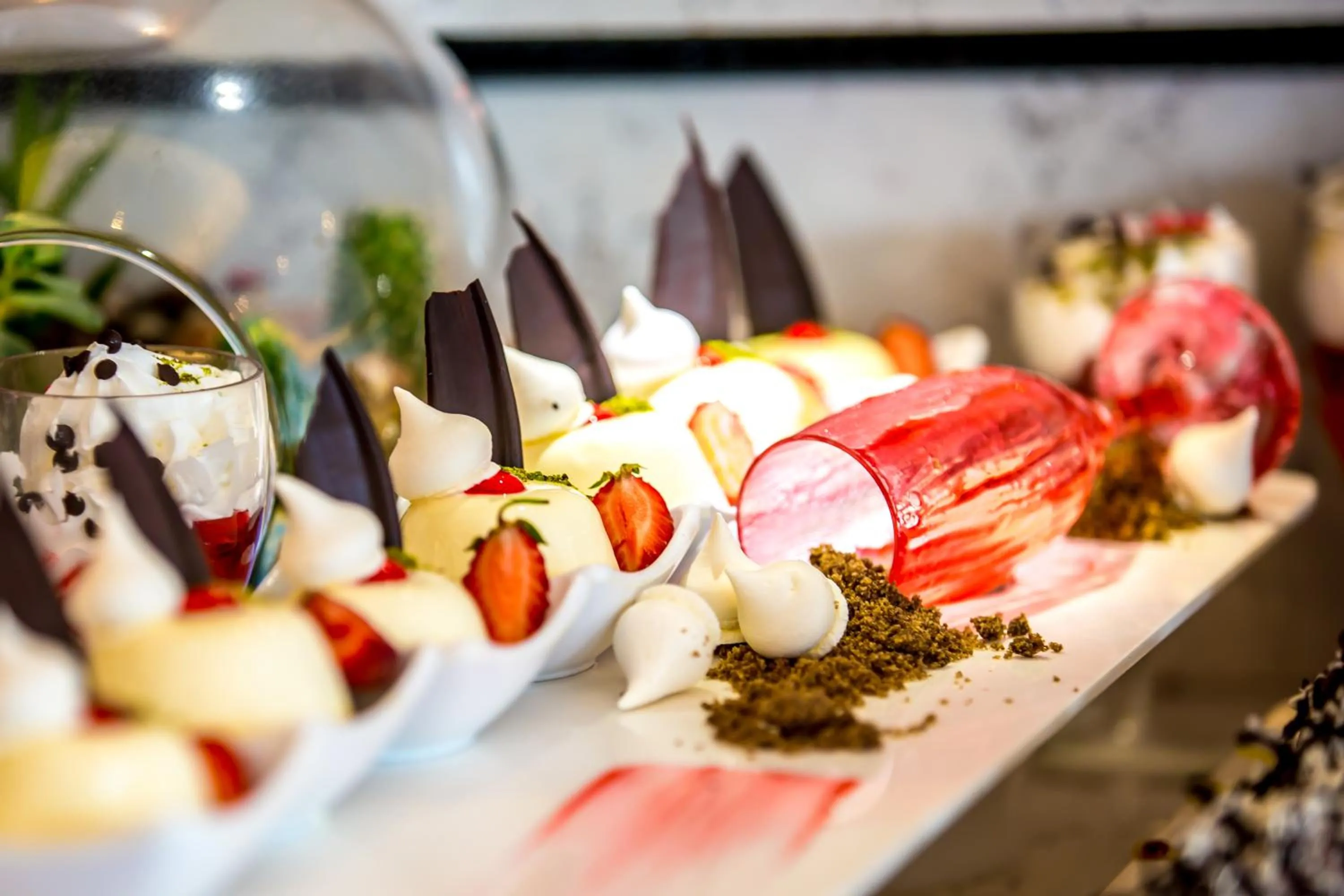 Food and drinks in Julian Club Hotel