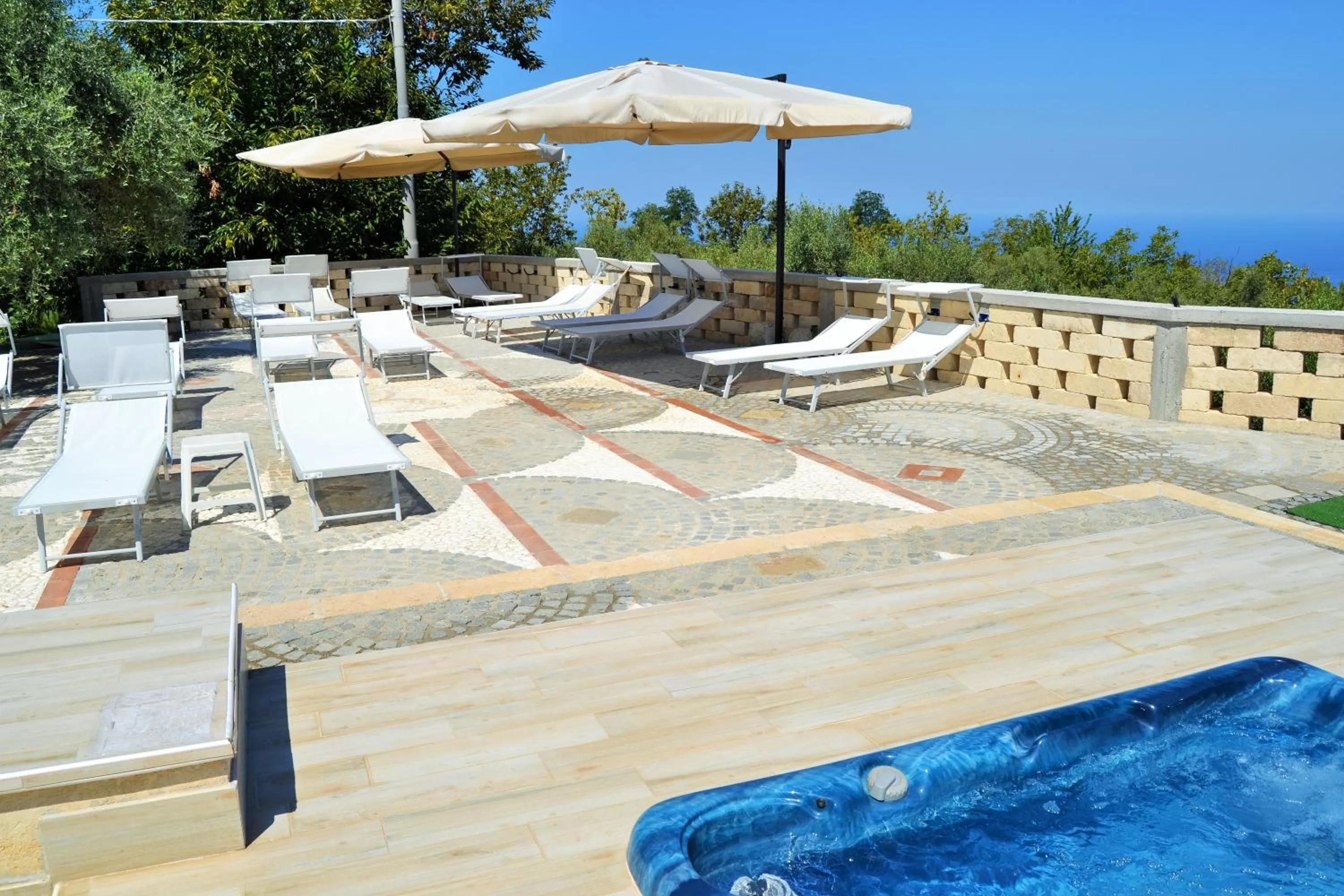 Swimming pool in Green Park Hotel & Residence