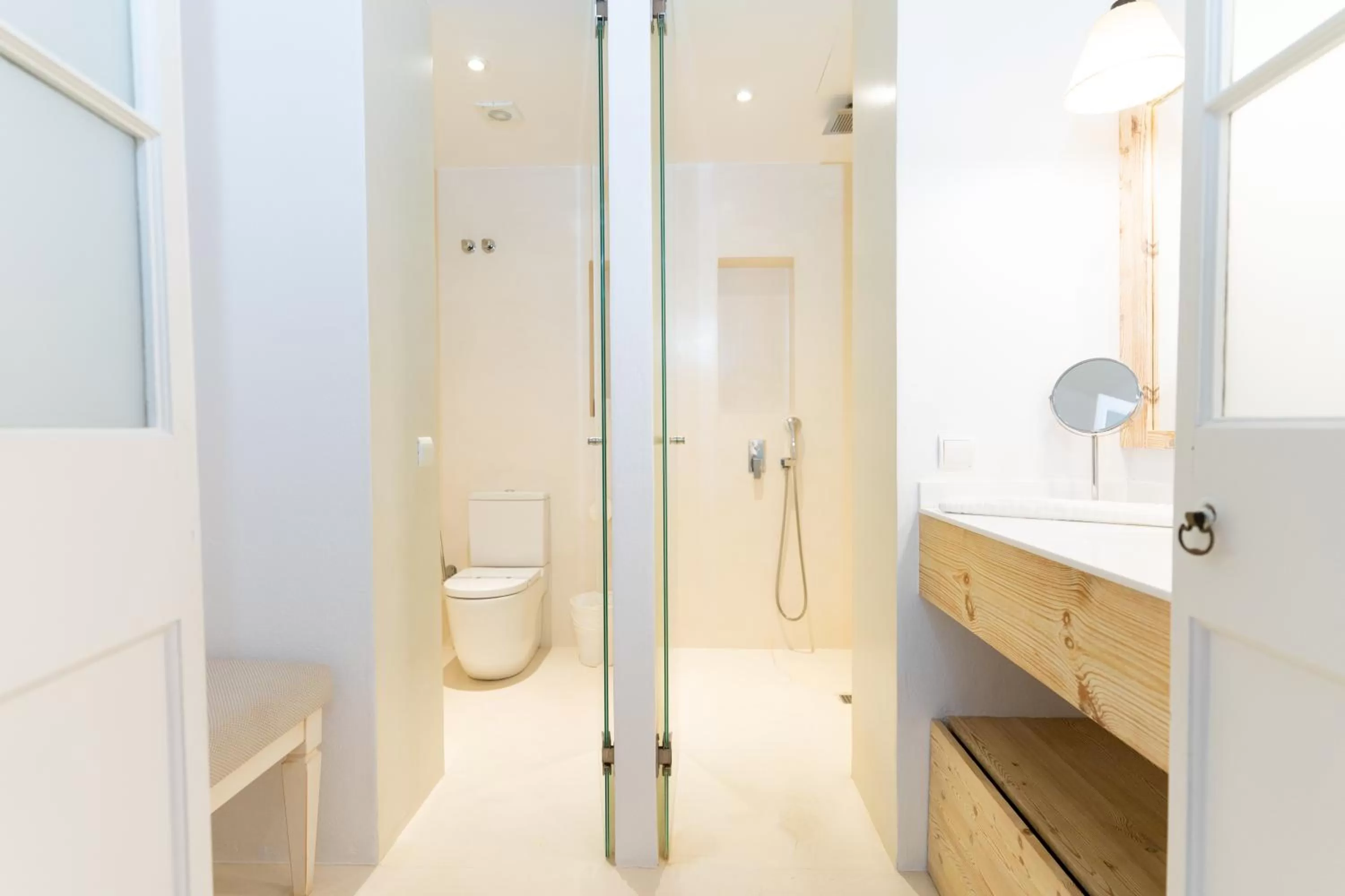 Shower in Can Roca Nou