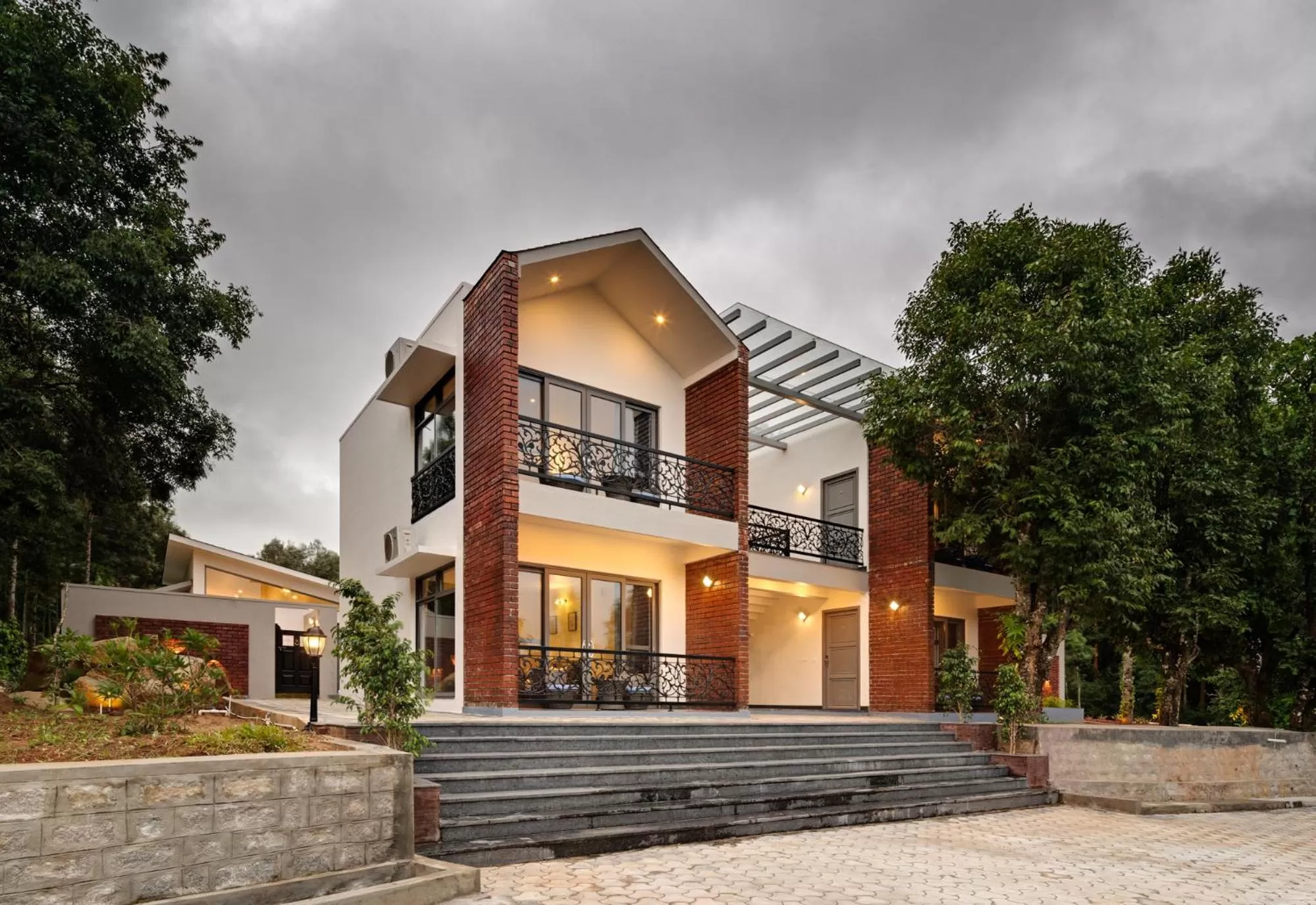 Facade/entrance in Vismita County