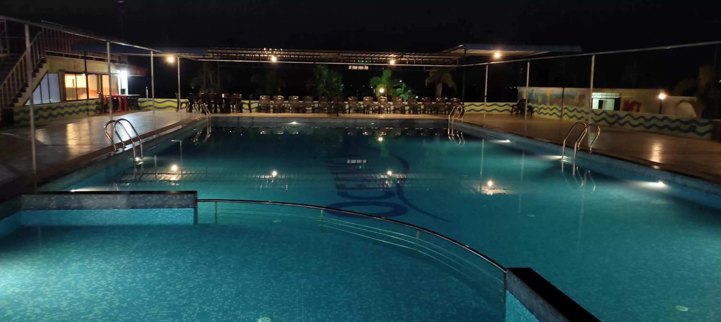 Swimming pool in Mango Valley Resort Ganpatipule