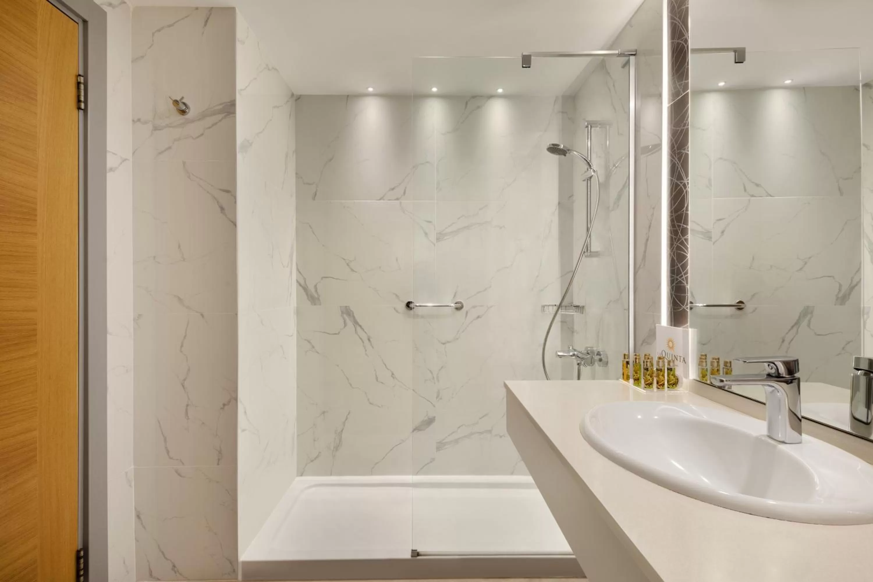 Toilet in La Quinta by Wyndham Bodrum