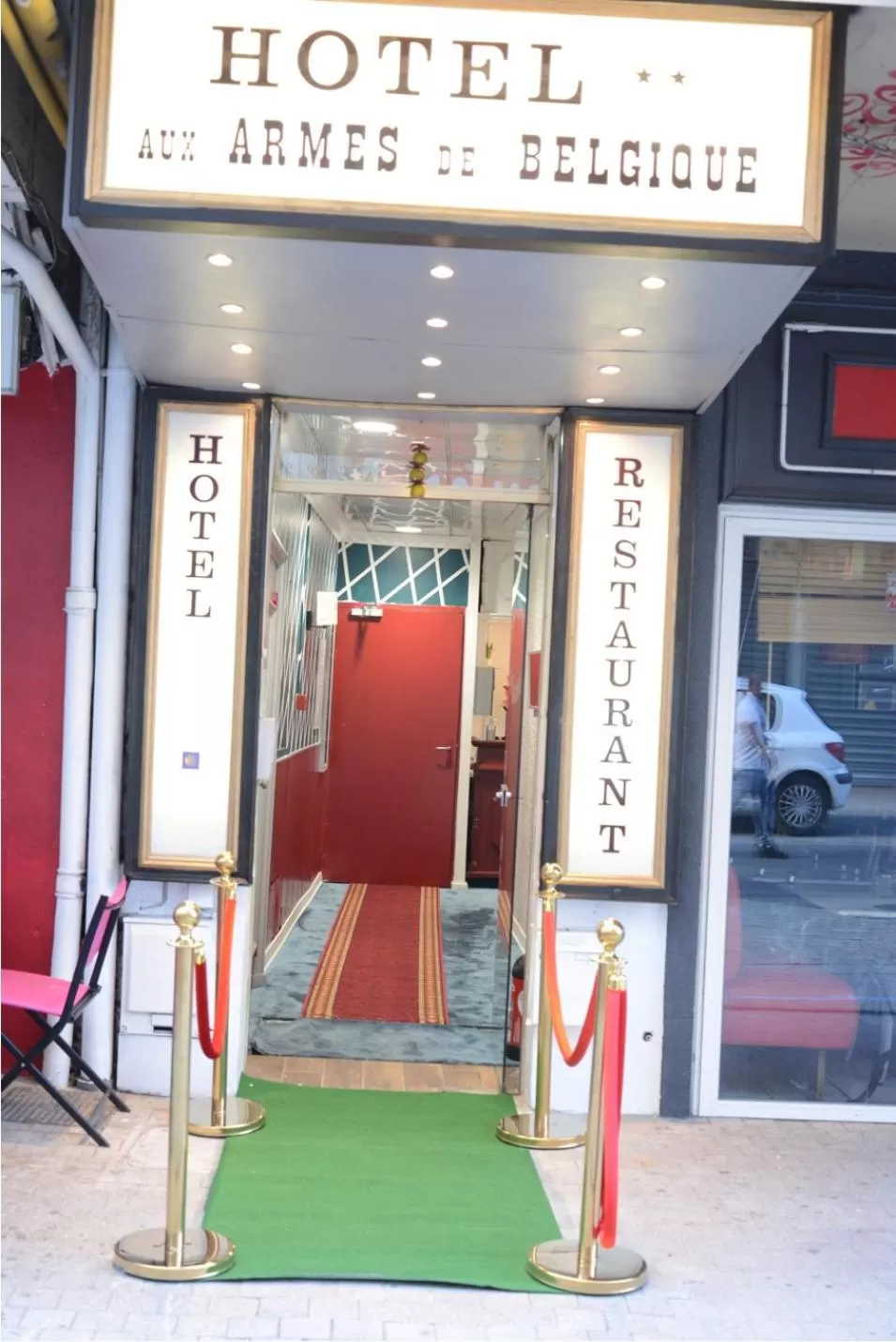 Property logo or sign in Hôtel Aux Armes de Belgique