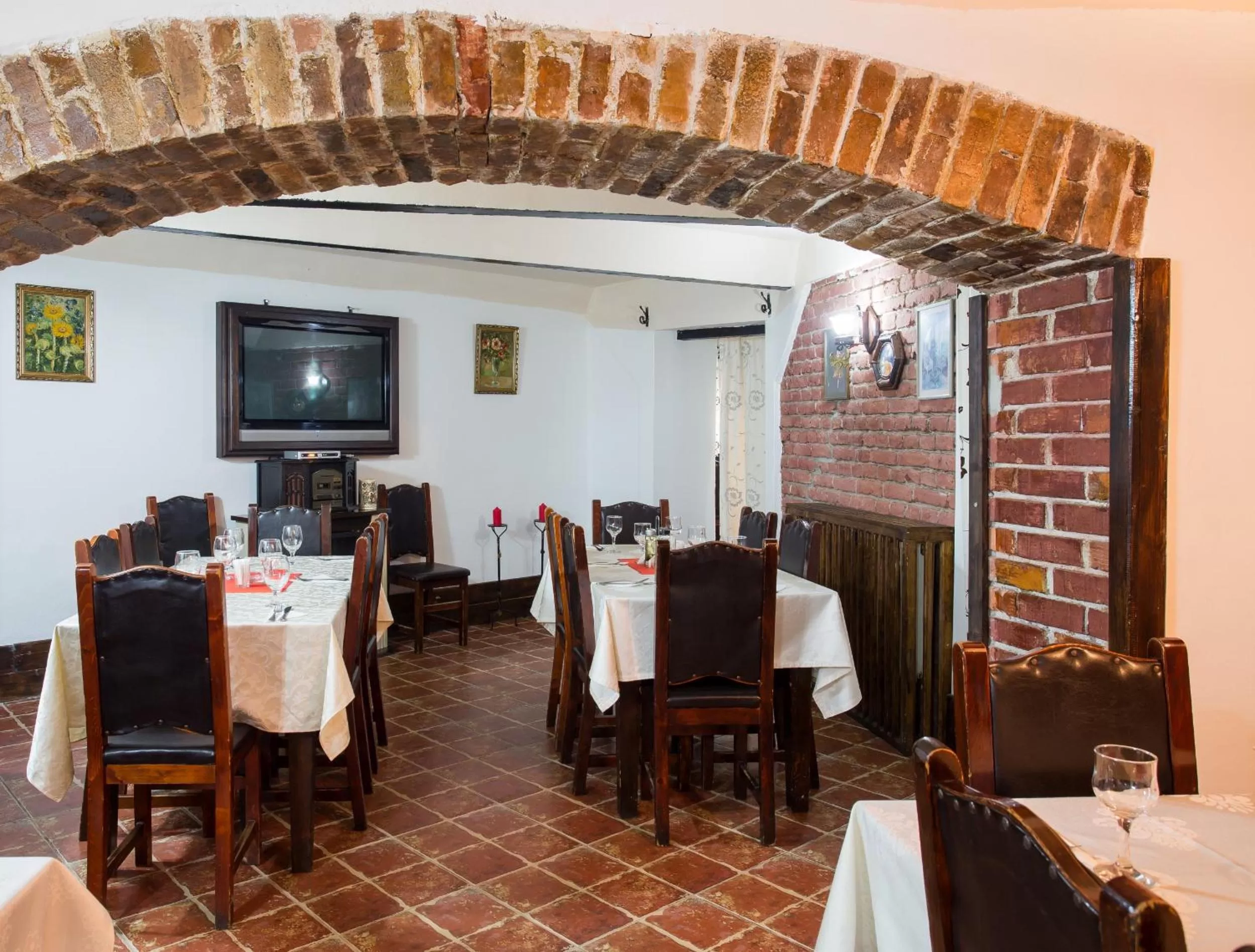 Restaurant/Places to Eat in Cazare Turn Sebes