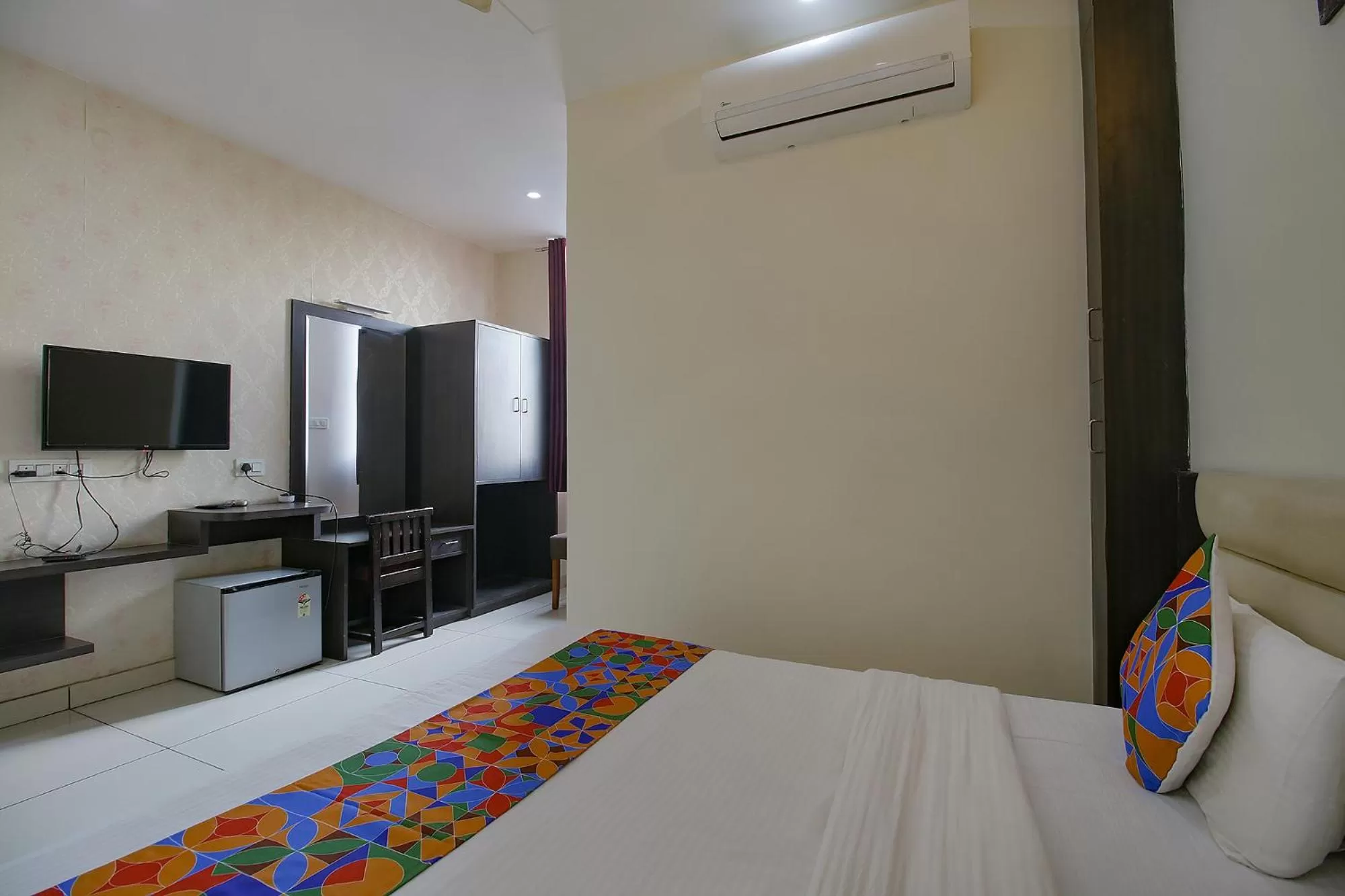 Bedroom, Bed in FabHotel 4G