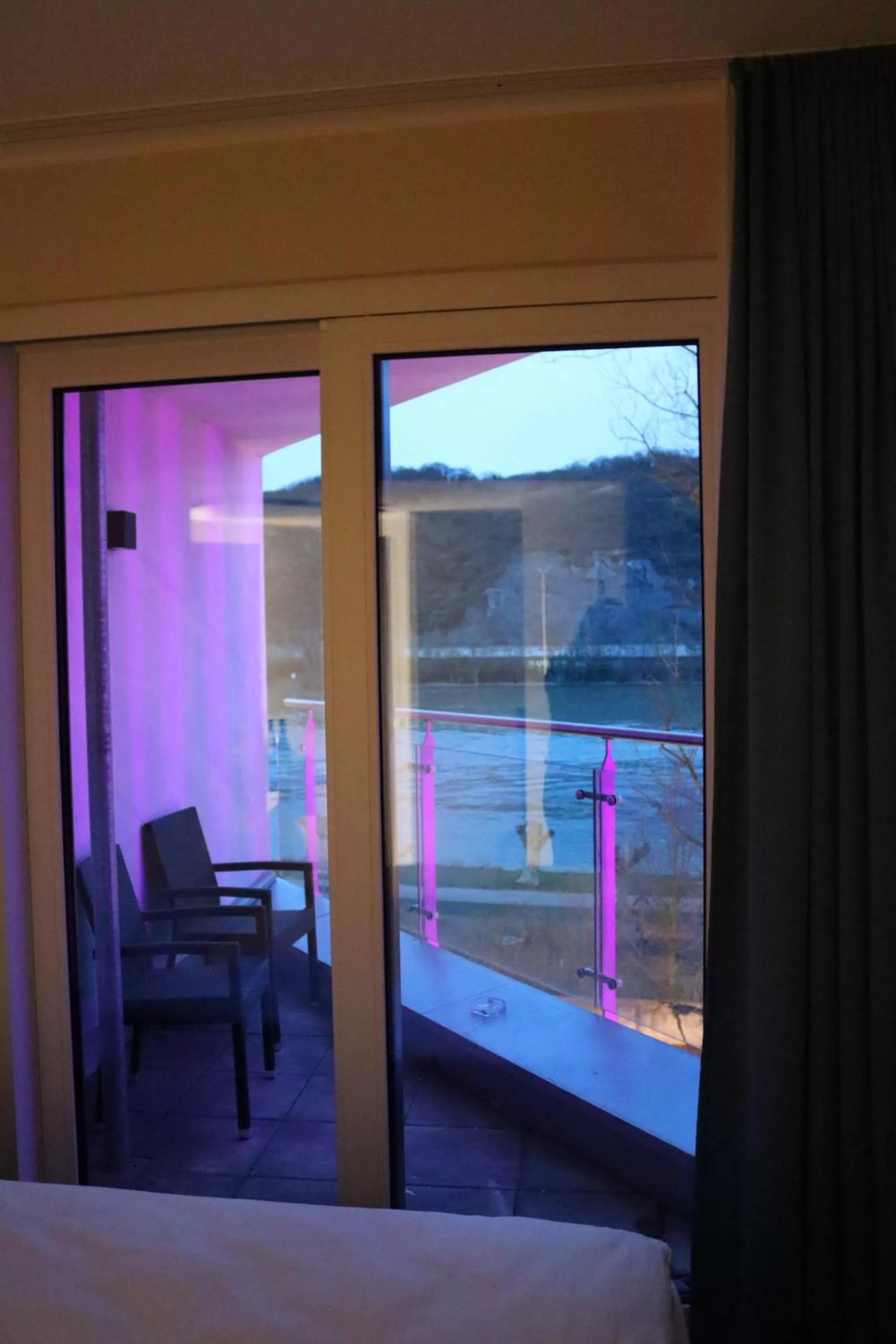 Bed in EINSTEIN Hotel am Römerpark